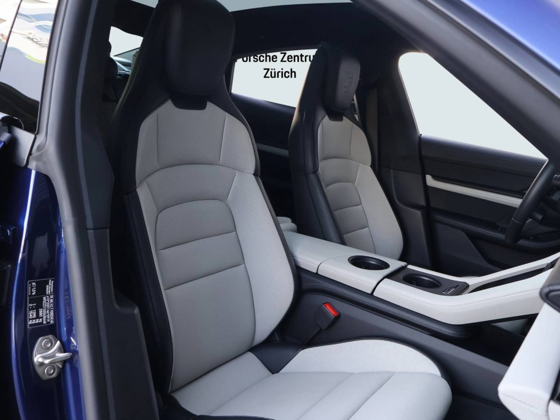 PORSCHE Taycan 4S-image-11