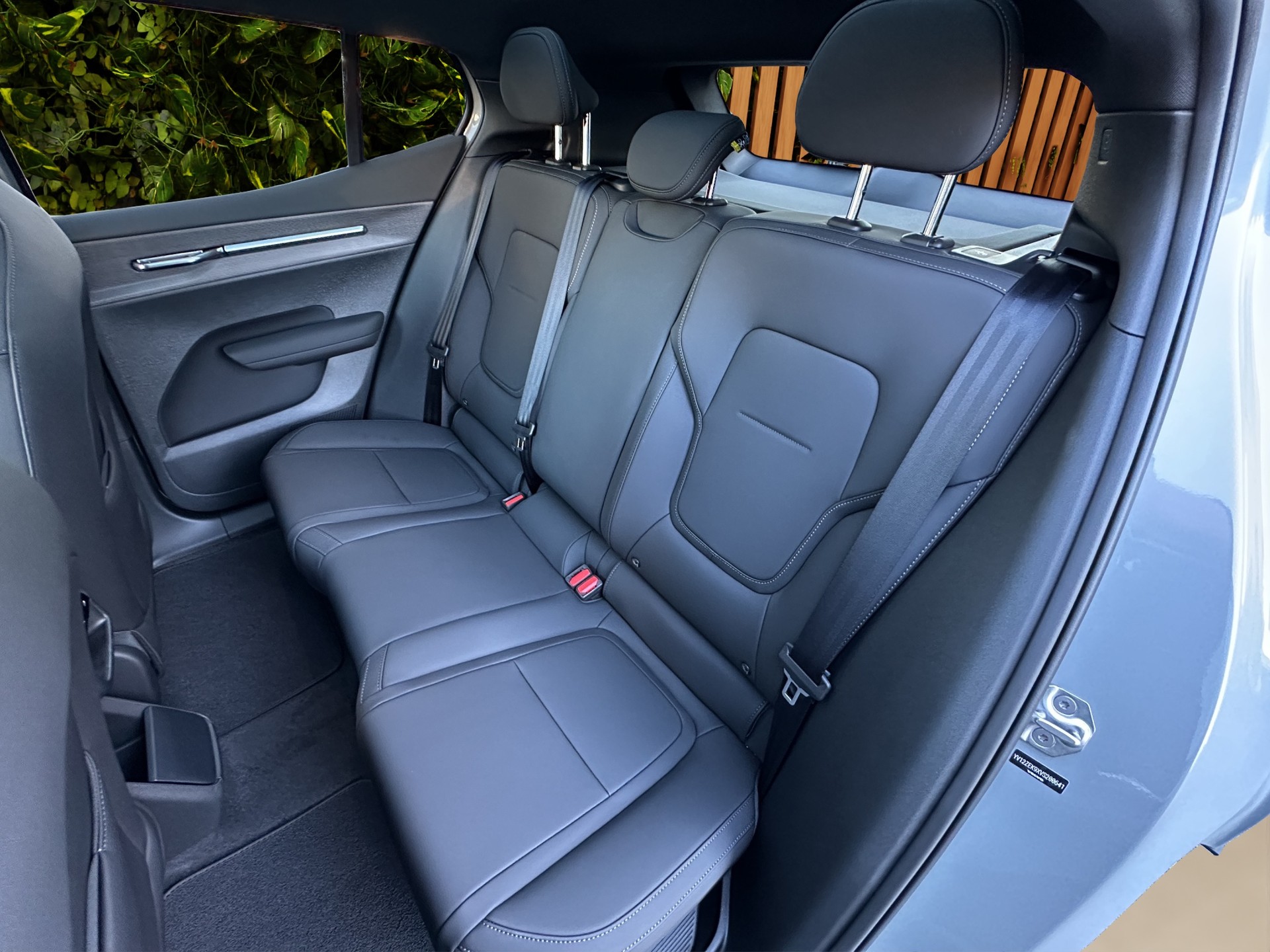 VOLVO EX30 E60 Twin Ultra Performance Sw. Black Ed. AWD-image-13