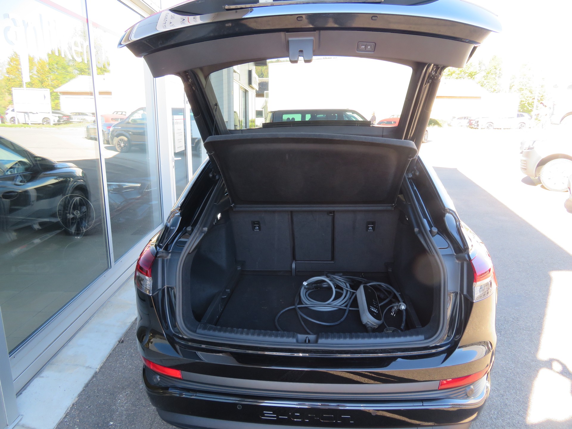 AUDI Q4 Sportback "S-LINE" e-tron 40-image-3