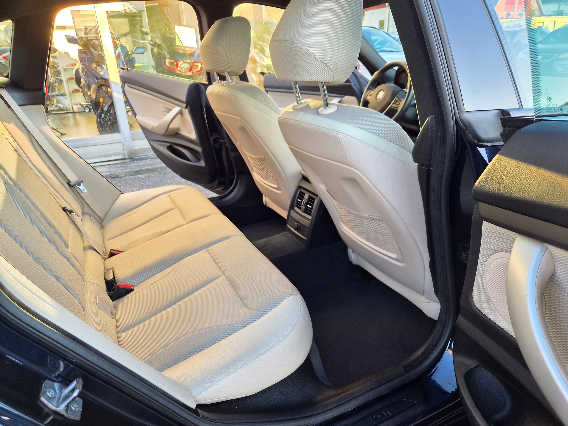 BMW 320d GT xDrive Steptronic-image-10
