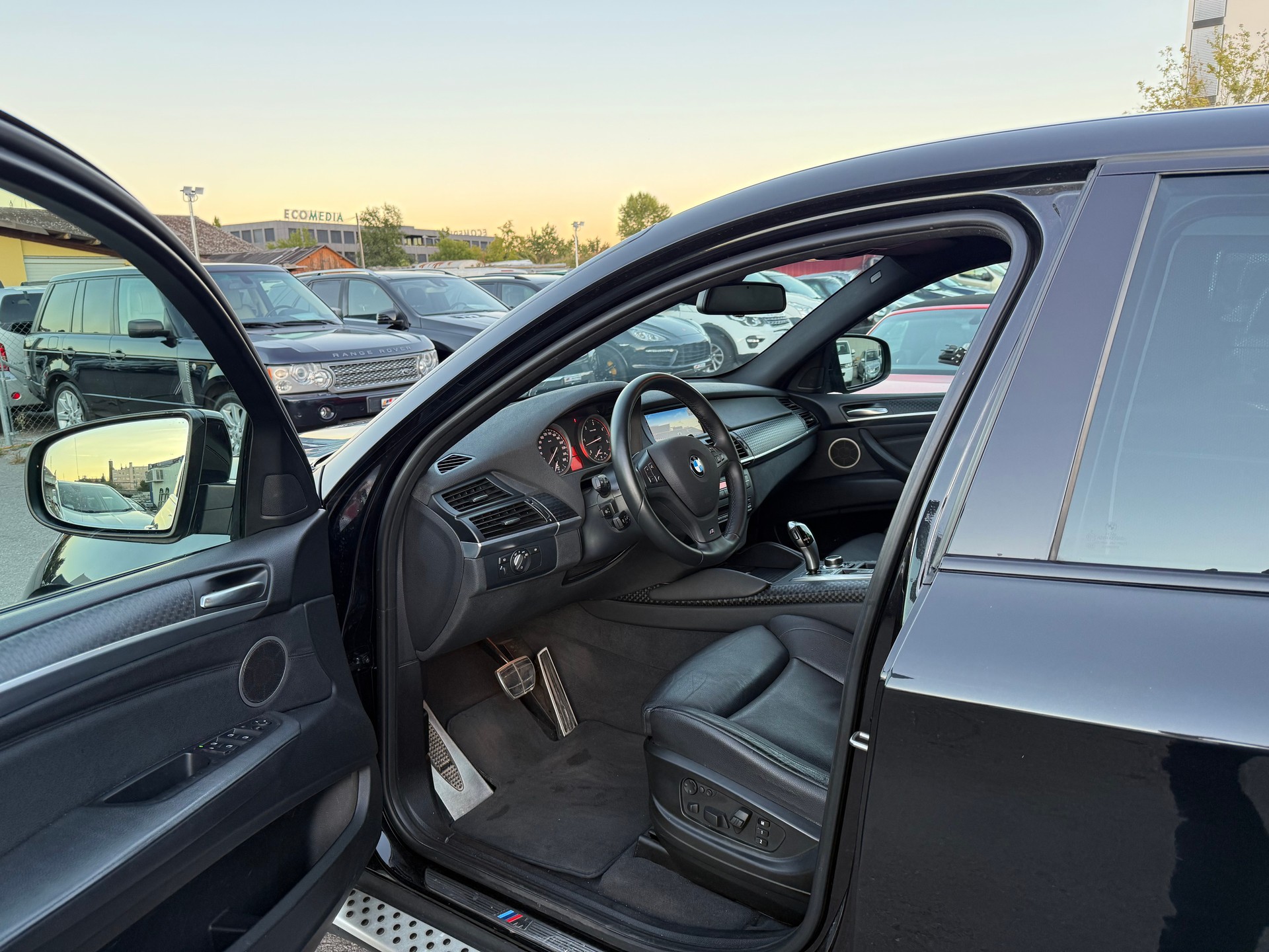 BMW X6 xDrive 40d Steptronic M-Sport / Frisch ab MFK / Lückenlos servicegepflegt bei BMW / Softclose / 360° Kamera / Indvidual Audio-image-10