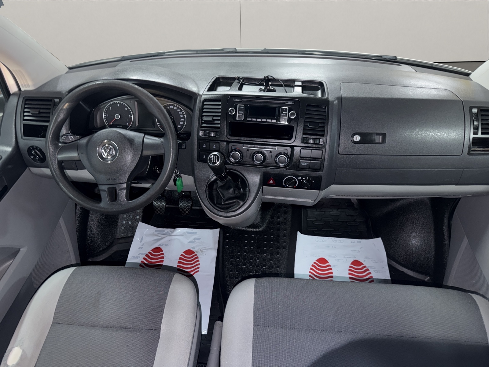 VW T5 2.0 TDI BMT 4 Motion / Lang Version ( 6 Plätzer / Sortimo Regale )-image-11