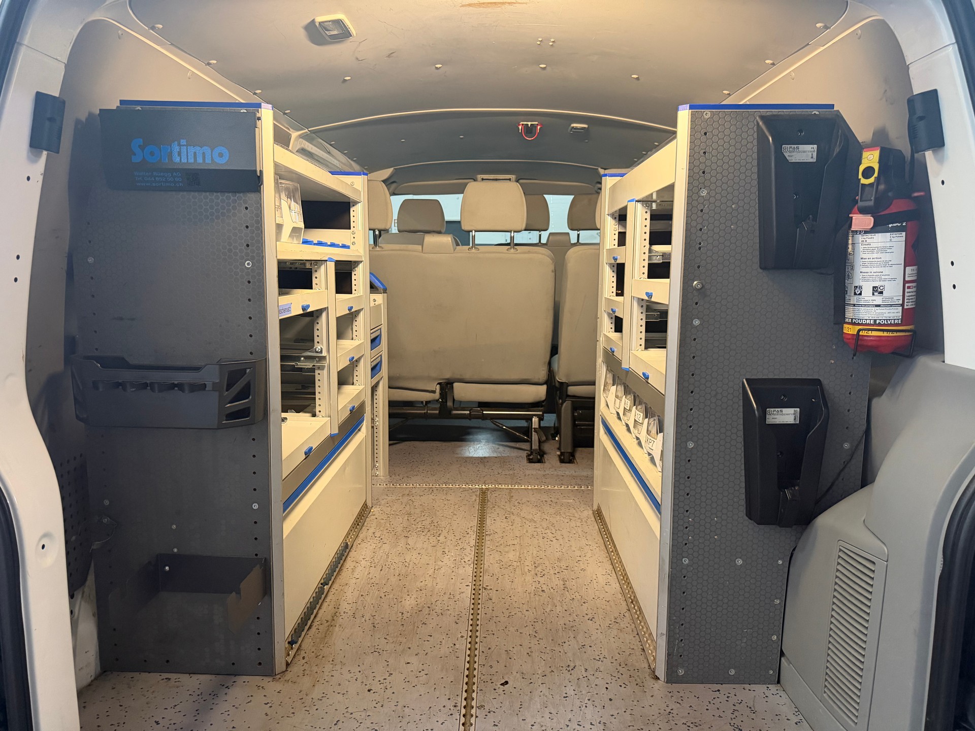 VW T5 2.0 TDI BMT 4 Motion / Lang Version ( 6 Plätzer / Sortimo Regale )-image-14