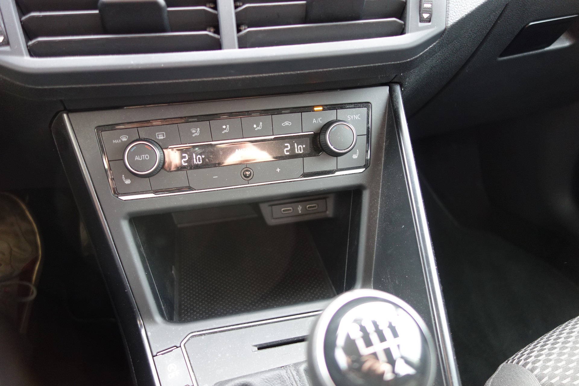 VW Polo 1.0 BMT Trendline-image-7