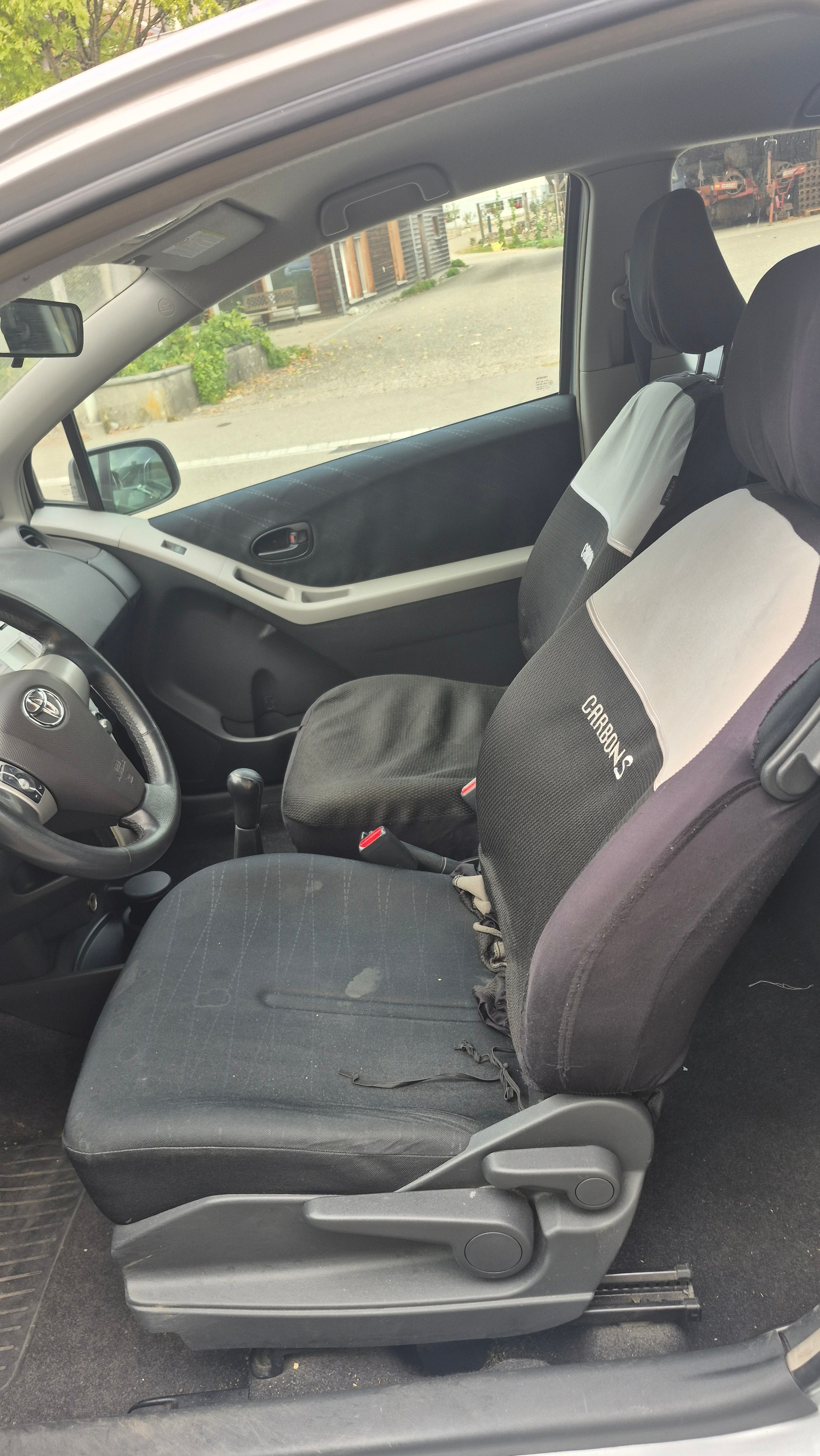 TOYOTA Yaris 1.3 Linea Luna-image-8