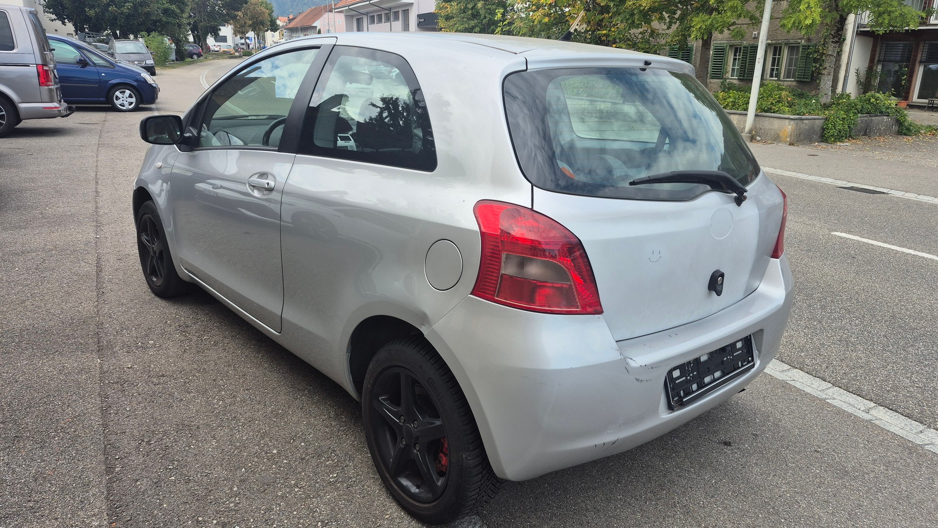 TOYOTA Yaris 1.3 Linea Luna-image-6