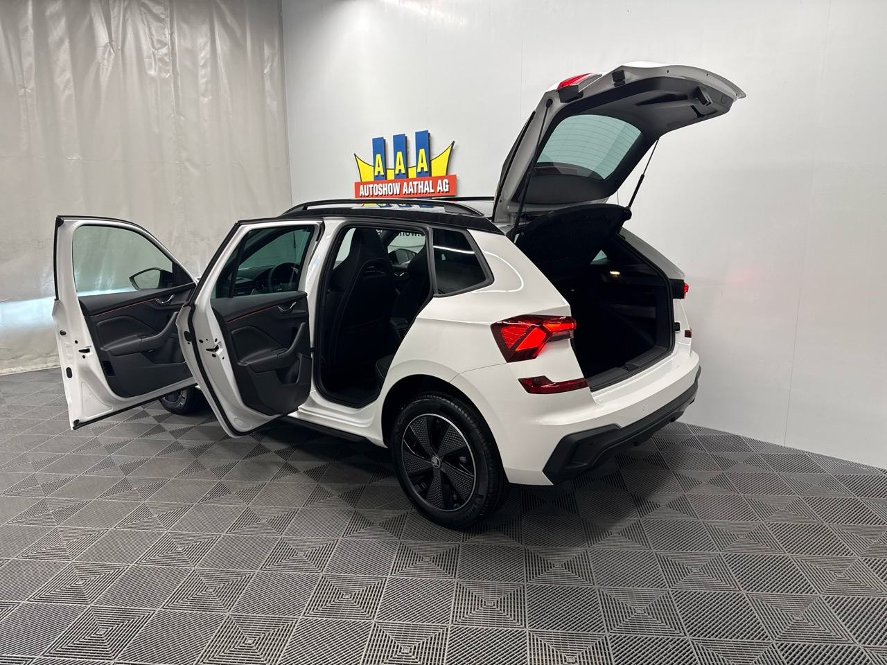 SKODA Kamiq 1.5 TSI Monte Carlo DSG-image-13