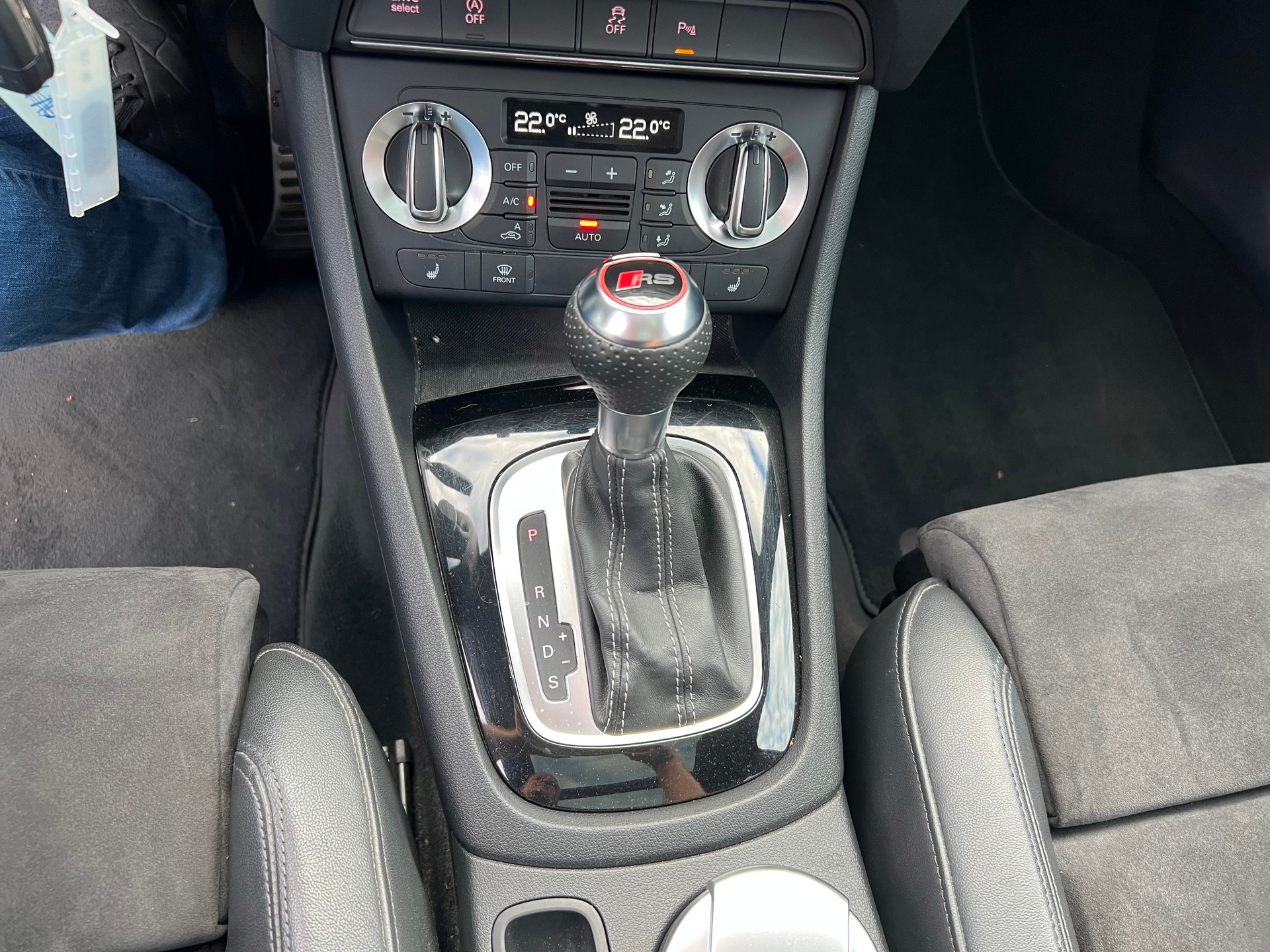 AUDI RS Q3 2.5 TFSI quattro S-tronic-image-23