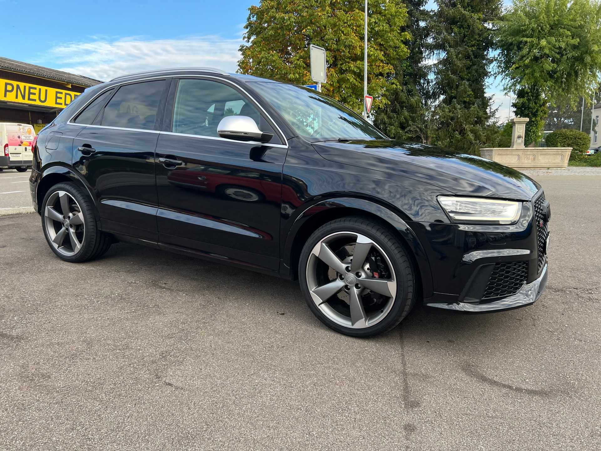 AUDI RS Q3 2.5 TFSI quattro S-tronic-image-7