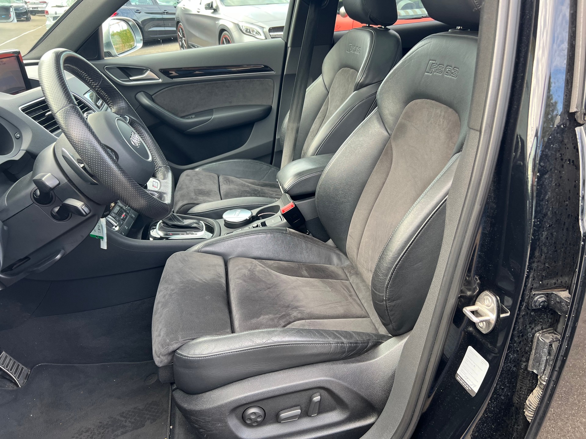 AUDI RS Q3 2.5 TFSI quattro S-tronic-image-17
