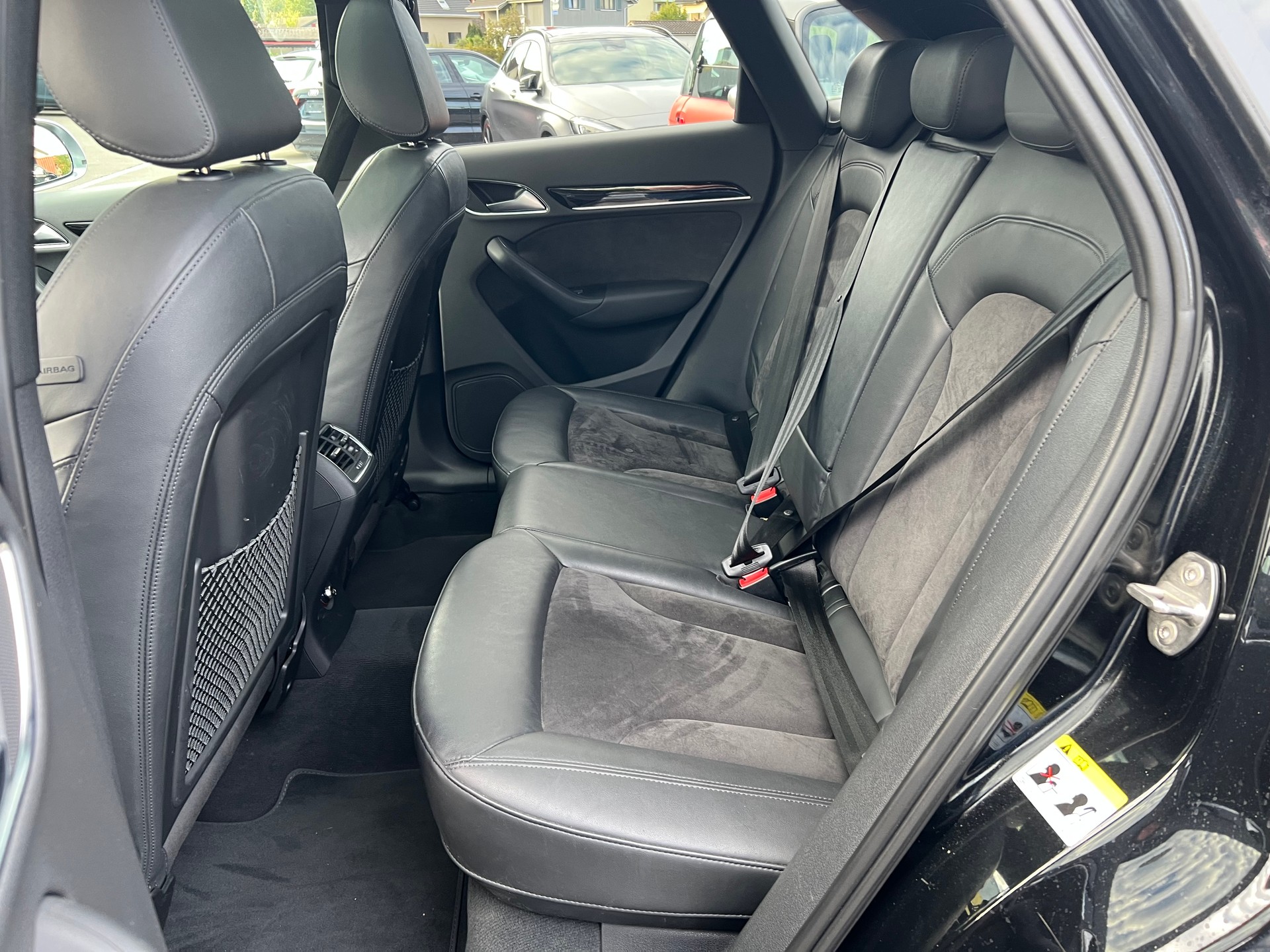 AUDI RS Q3 2.5 TFSI quattro S-tronic-image-25