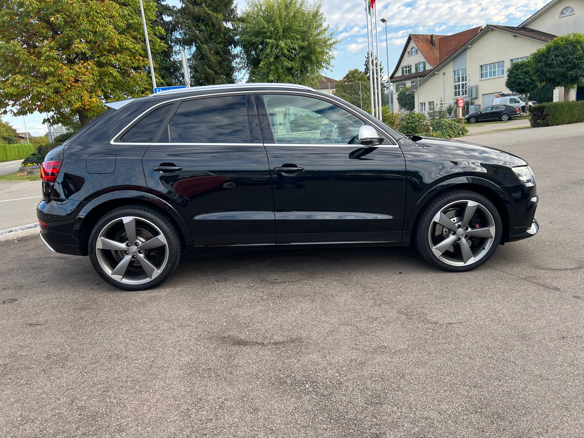 AUDI RS Q3 2.5 TFSI quattro S-tronic-image-9