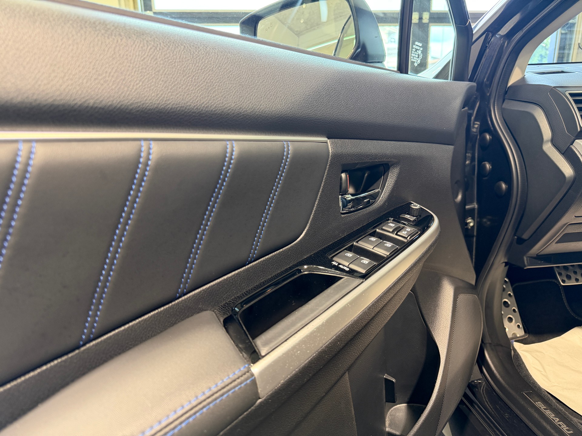 SUBARU Levorg 1.6DIT Swiss Plus AWD Lineartronic-image-15