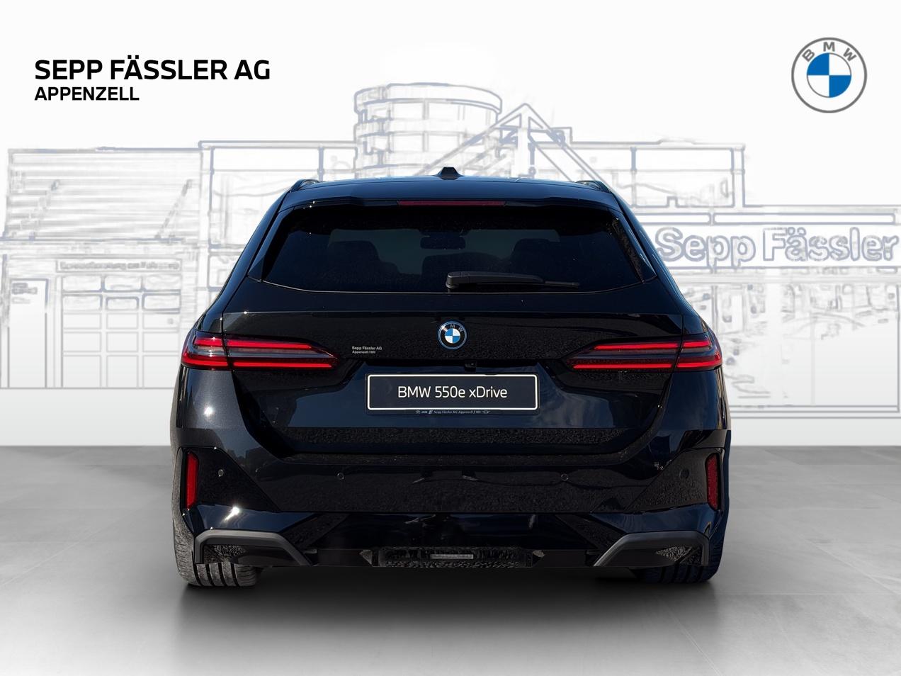 BMW 550e xDrive Touring M Sport Pro-showroom-element-3