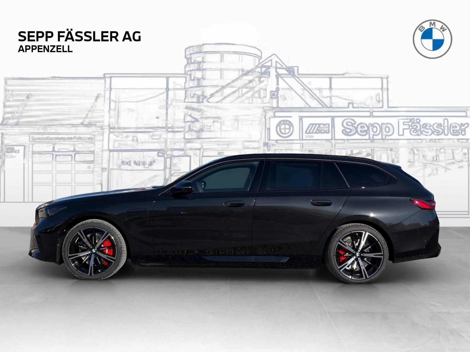 BMW 550e xDrive Touring M Sport Pro-showroom-element-1