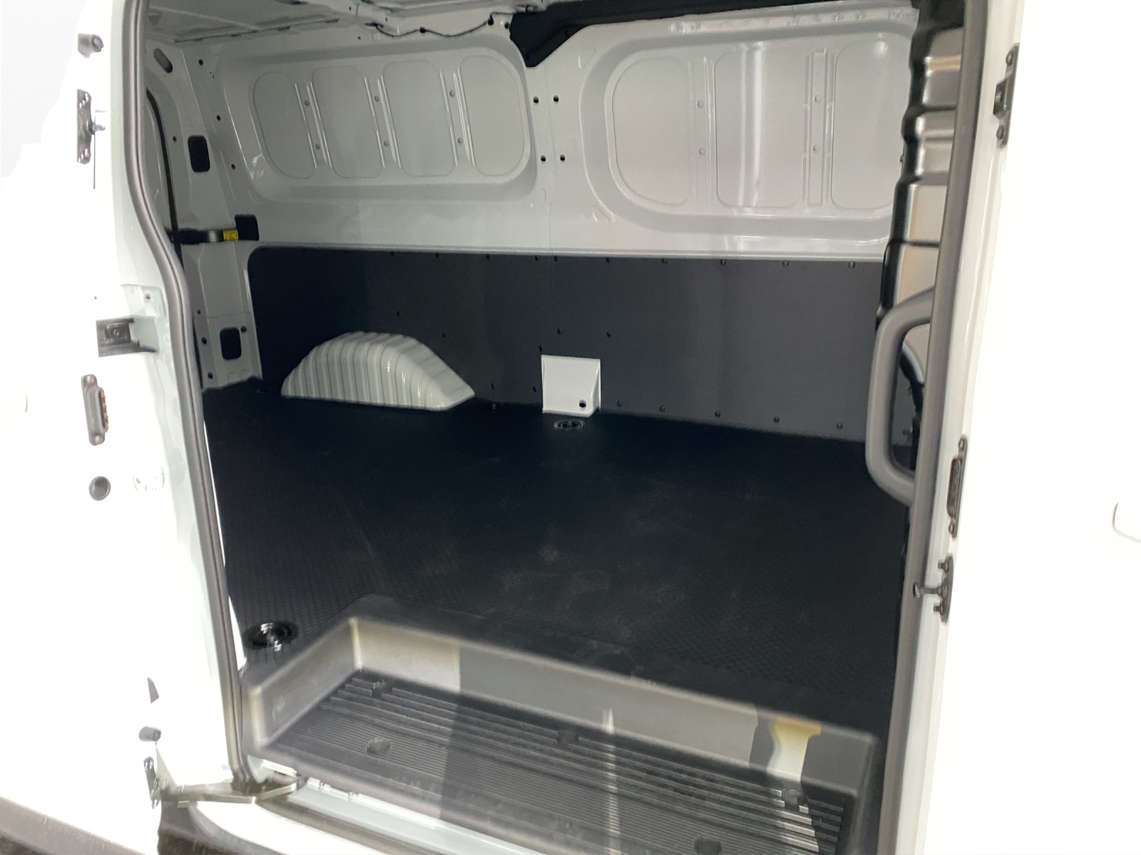 MAXUS eDeliver 7 Kaw. L2 E-Motor 88kWh Luxury AWD-image-10