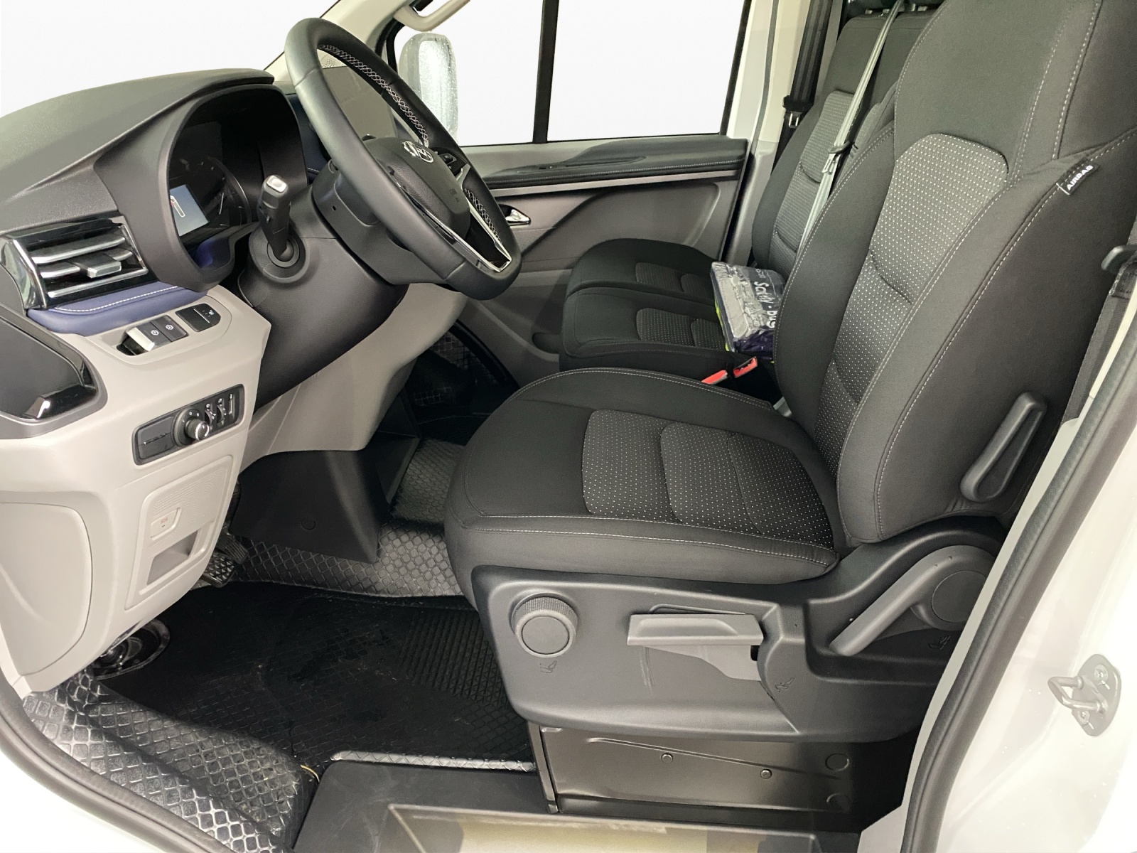 MAXUS eDeliver 7 Kaw. L2 E-Motor 88kWh Luxury AWD-image-9