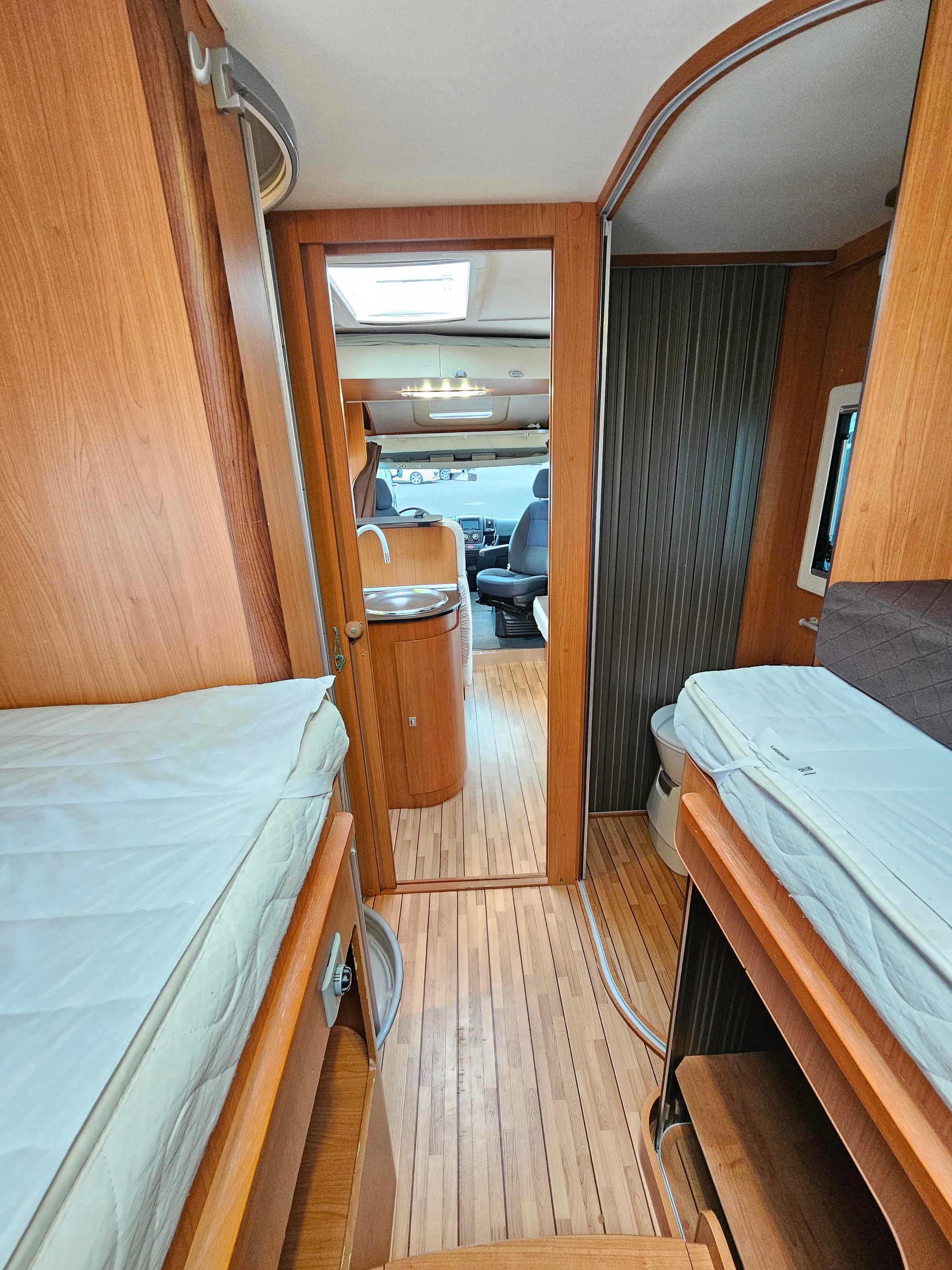 GIOTTILINE T 37 mit Einzelbett, Hubbett!-image-12
