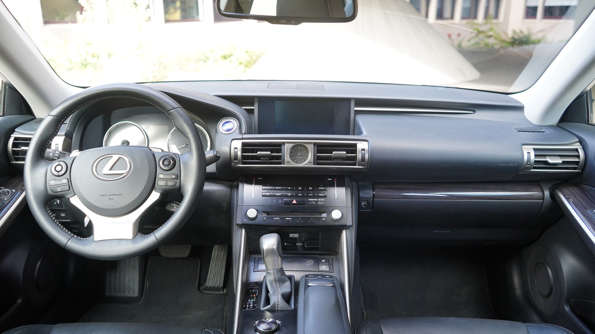 LEXUS IS 300h F-Sport Automatic-image-8