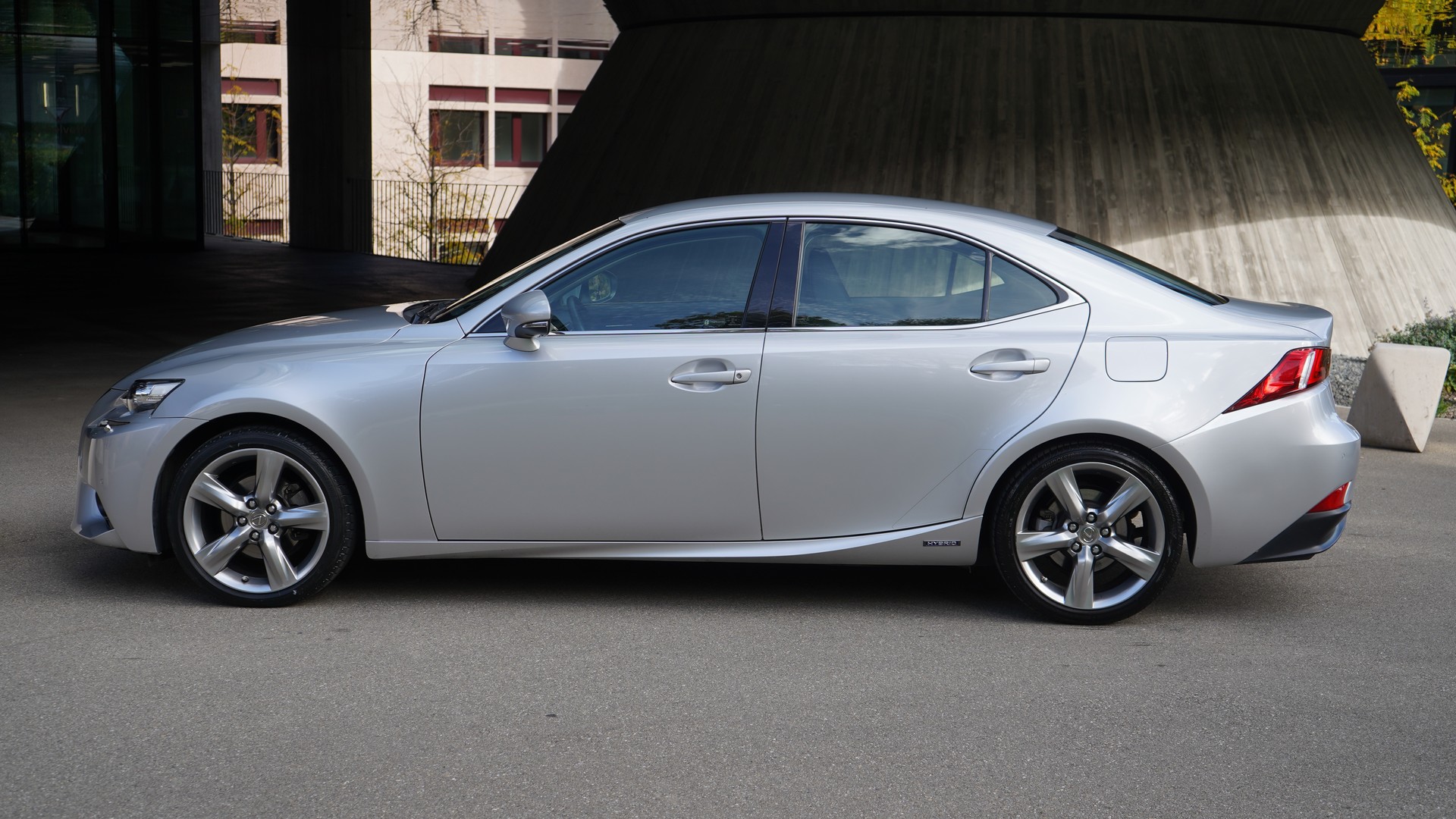 LEXUS IS 300h F-Sport Automatic-image-5