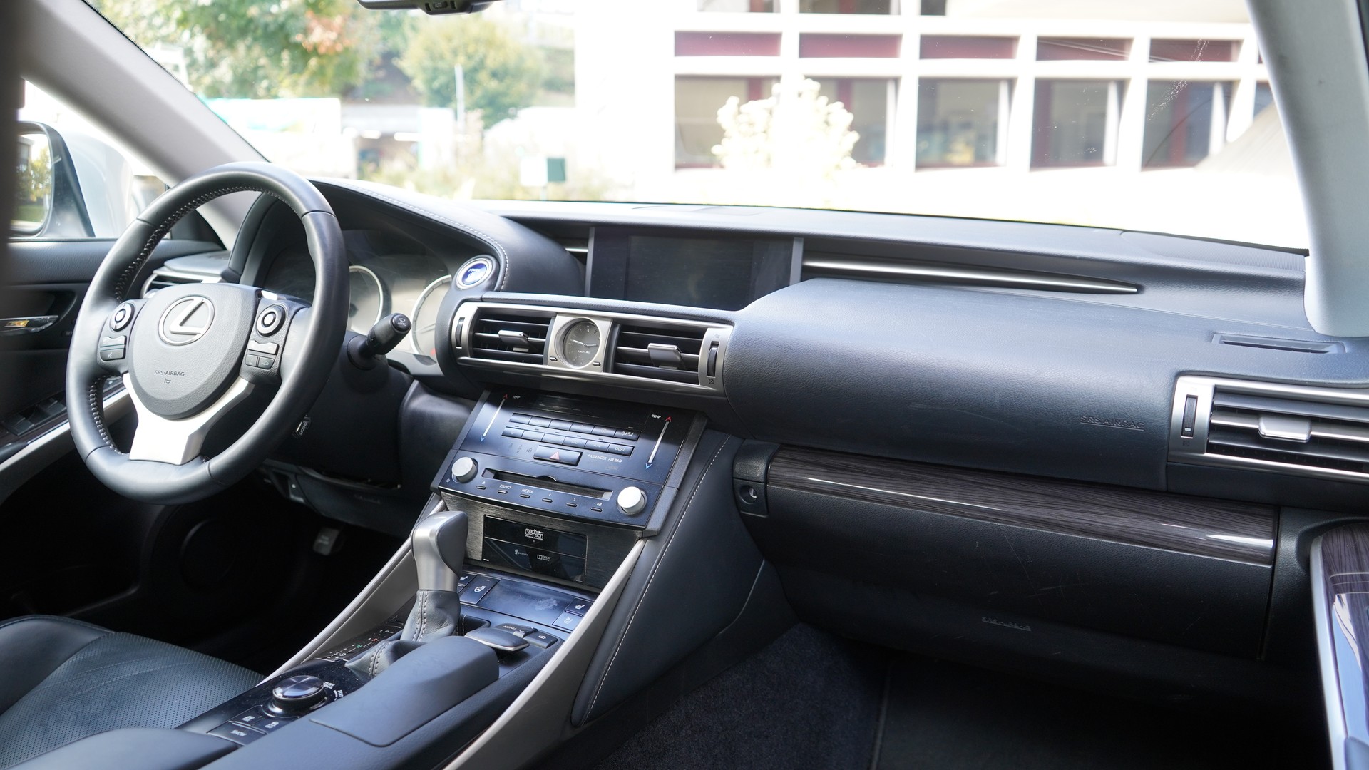 LEXUS IS 300h F-Sport Automatic-image-13