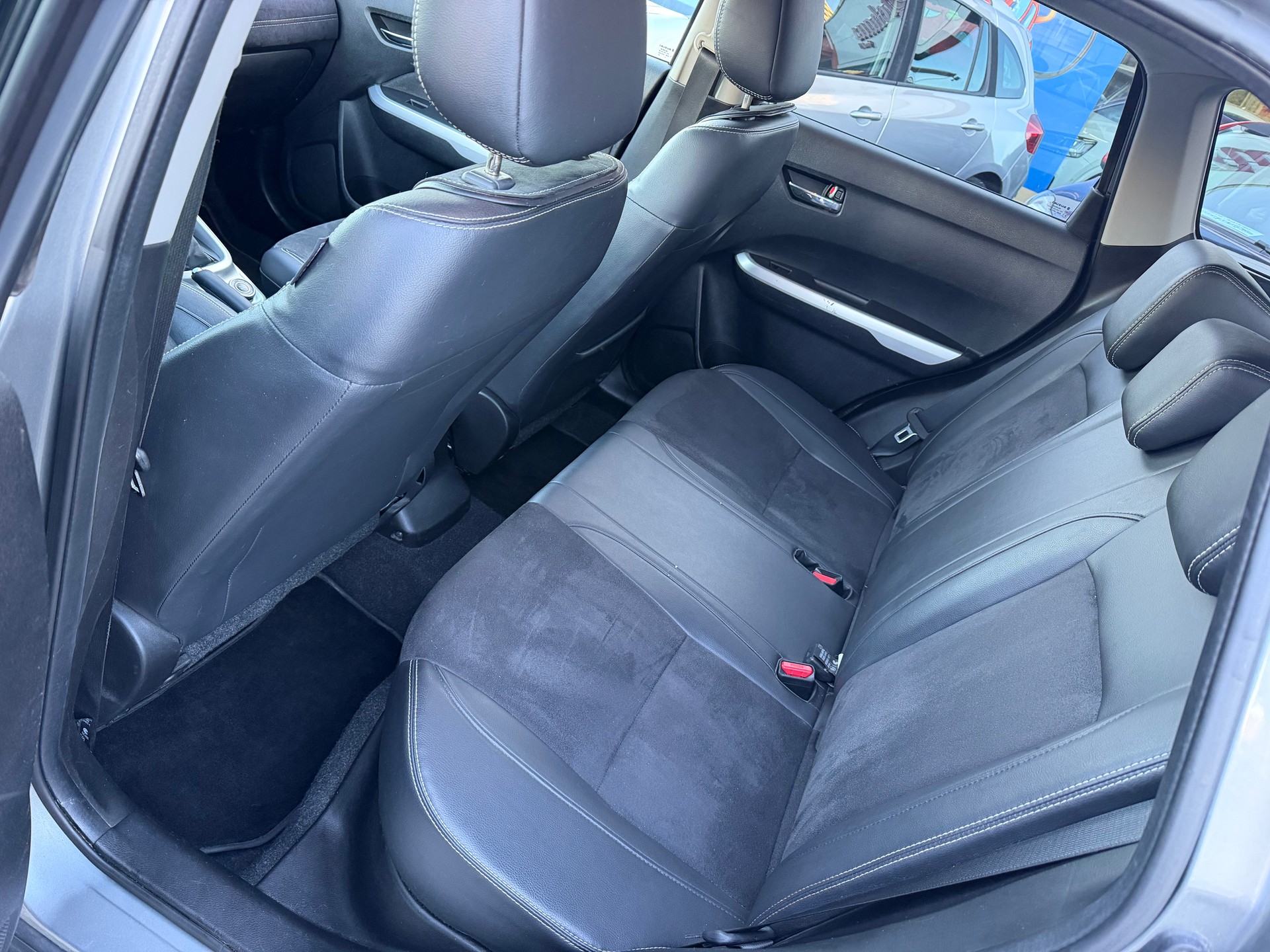SUZUKI Vitara 1.6 TD Sergio Cellano Top TCSS-image-9