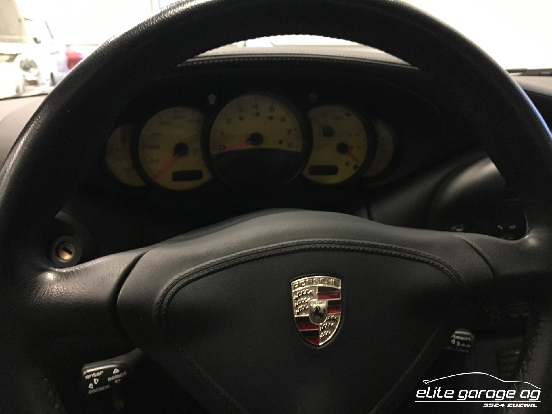 PORSCHE 911 Turbo-image-6