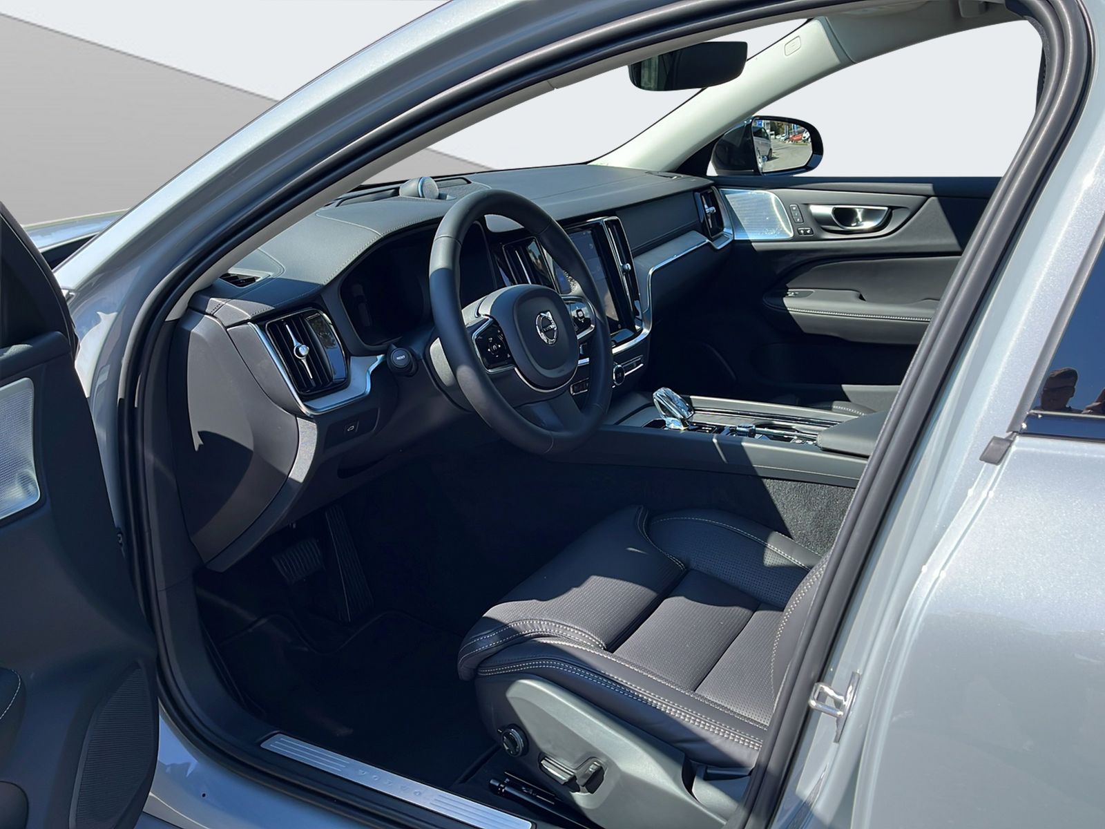 VOLVO V60 2.0 B4 Ultimate Dark-image-9