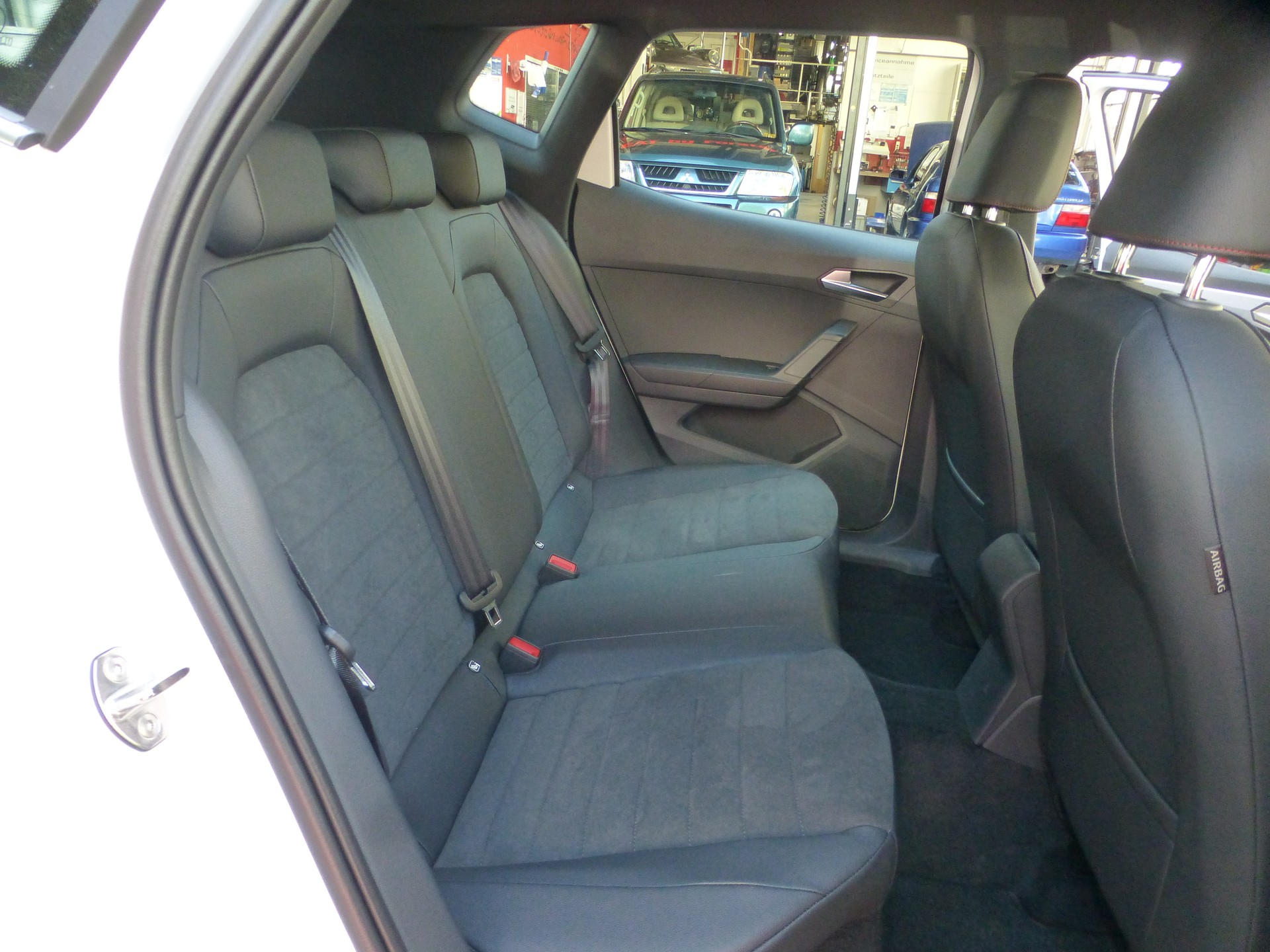 SEAT Arona 1.0 Eco TSI FR DSG-image-10