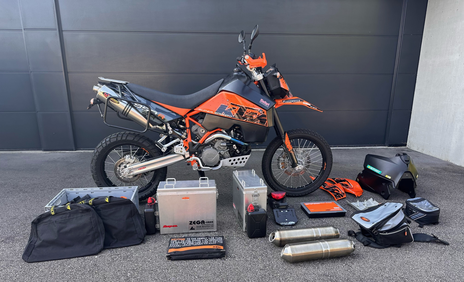 KTM 950 Superenduro-image-3
