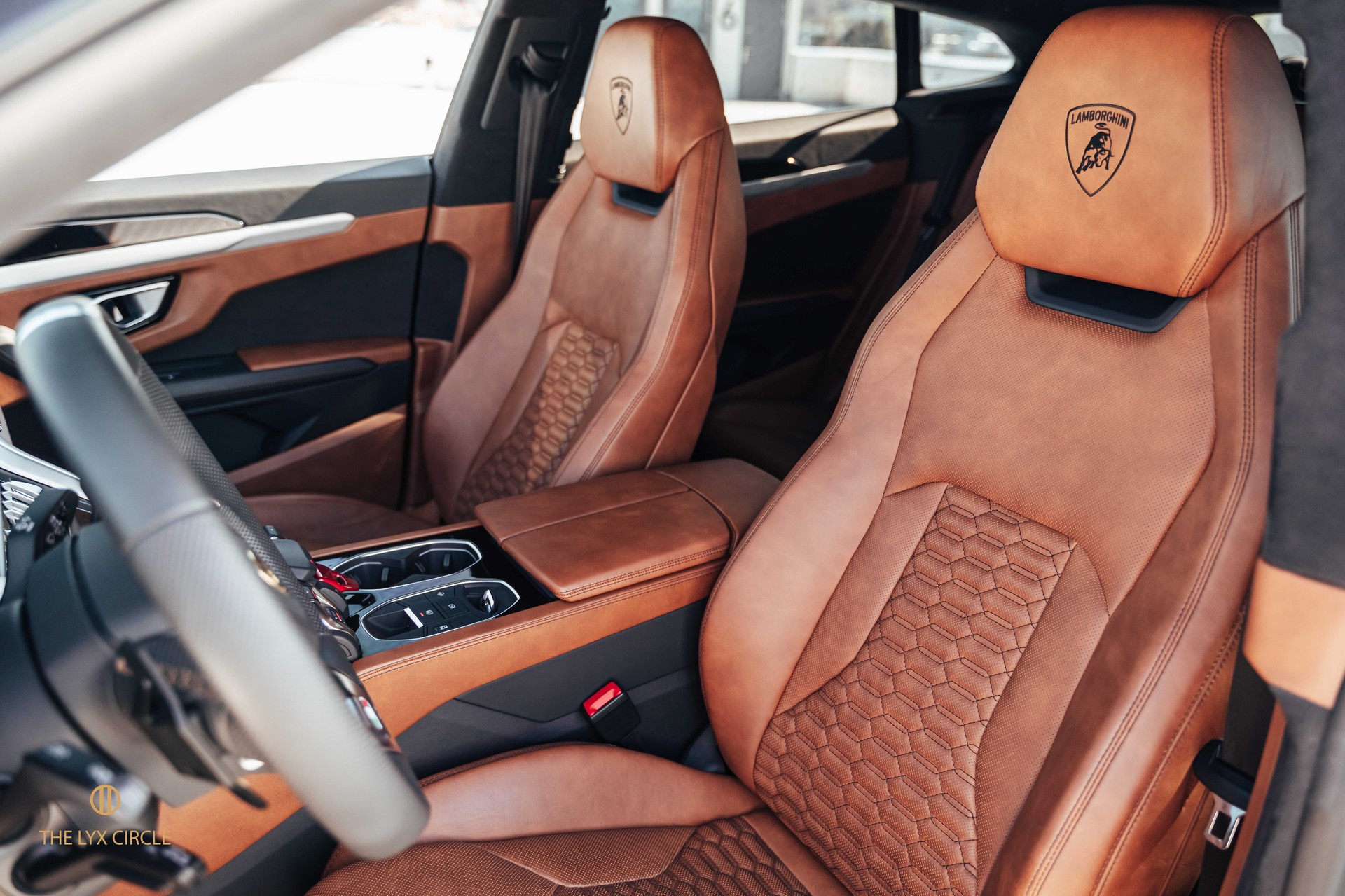 LAMBORGHINI Urus E-Gear-image-11