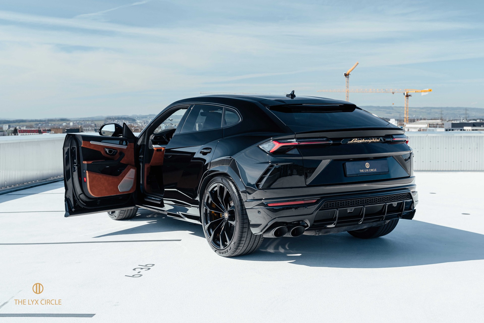 LAMBORGHINI Urus E-Gear-image-4