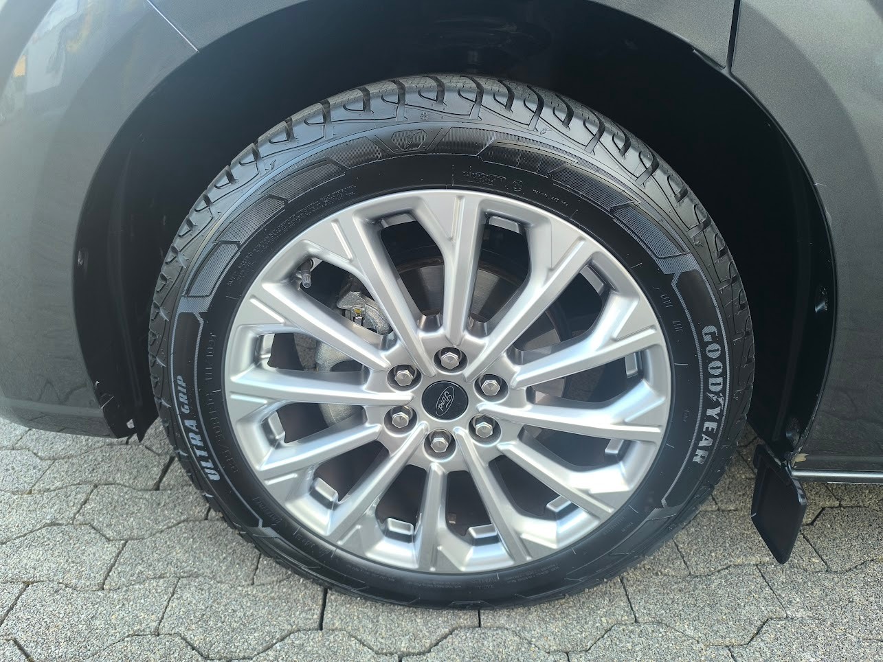 FORD Tourneo Bus 320 L1H1 Titanium Automat 4x4-image-15