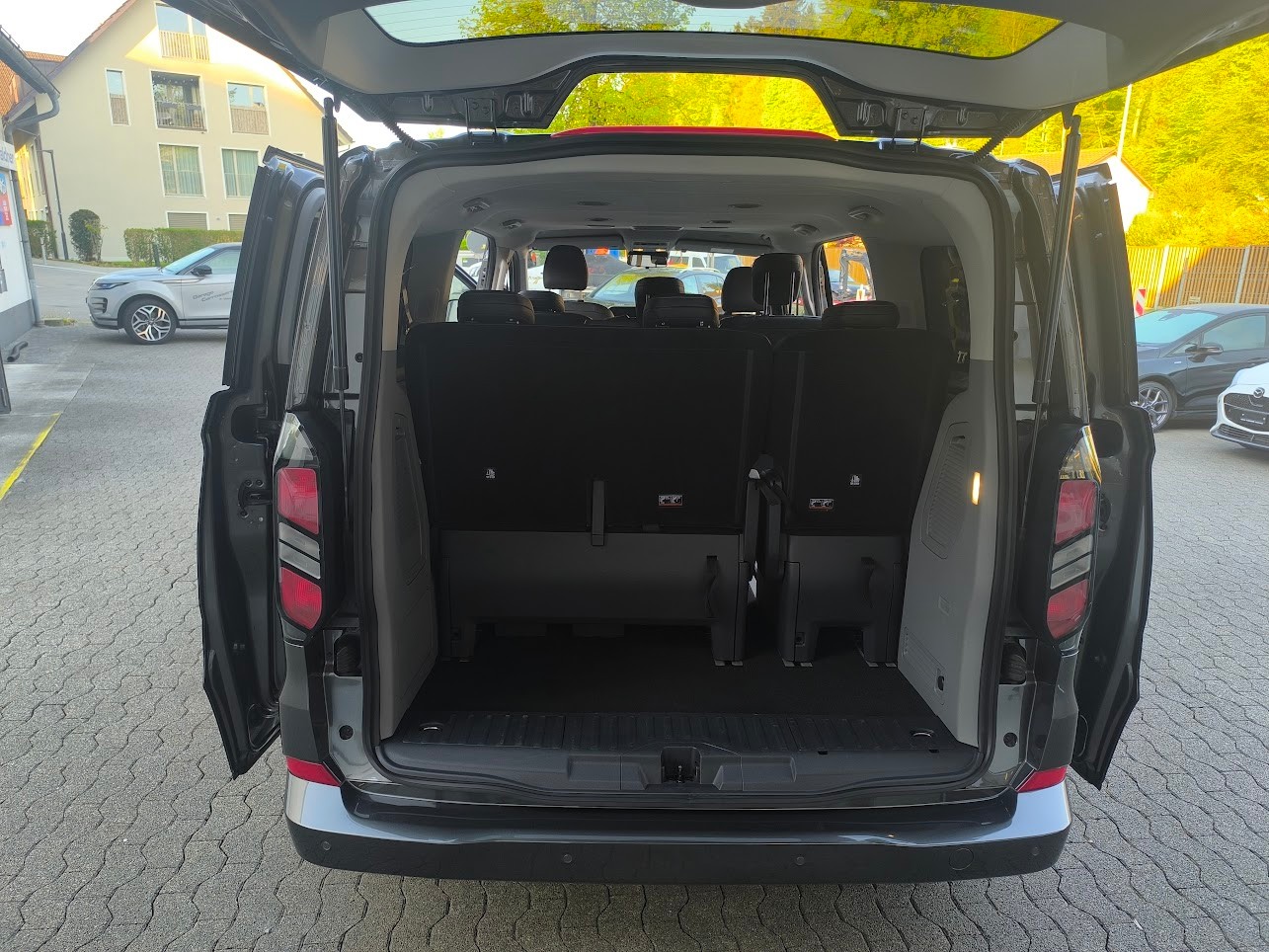 FORD Tourneo Bus 320 L1H1 Titanium Automat 4x4-image-8