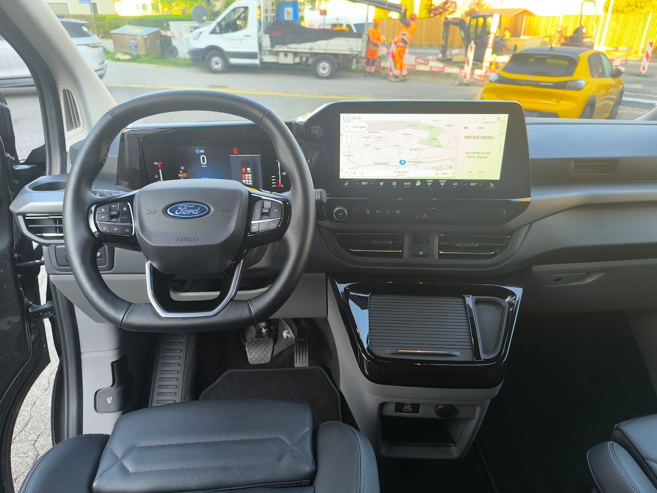 FORD Tourneo Bus 320 L1H1 Titanium Automat 4x4-image-10