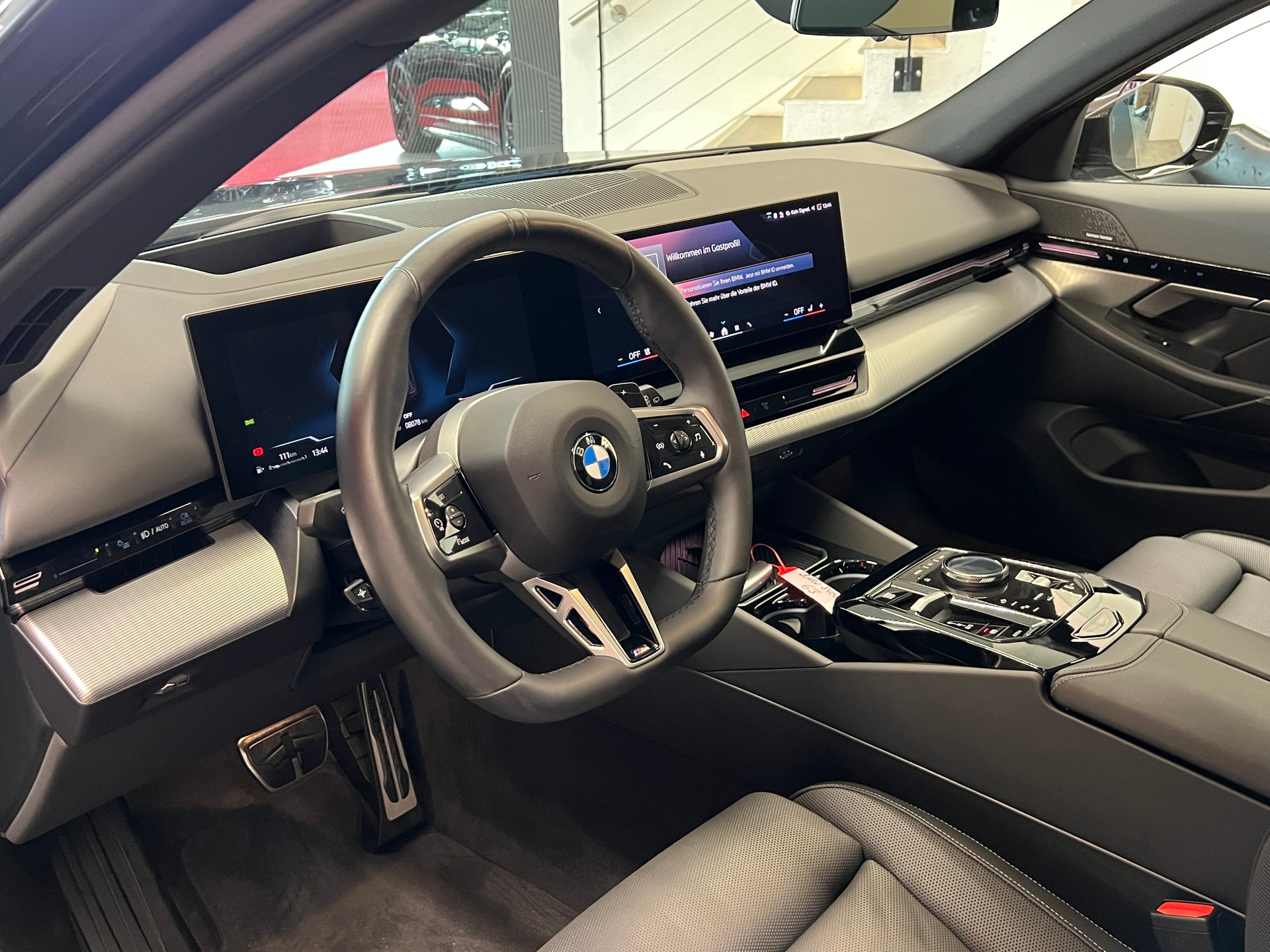 BMW 540d xDrive 48V Touring M Sport Pro Steptronic-image-11