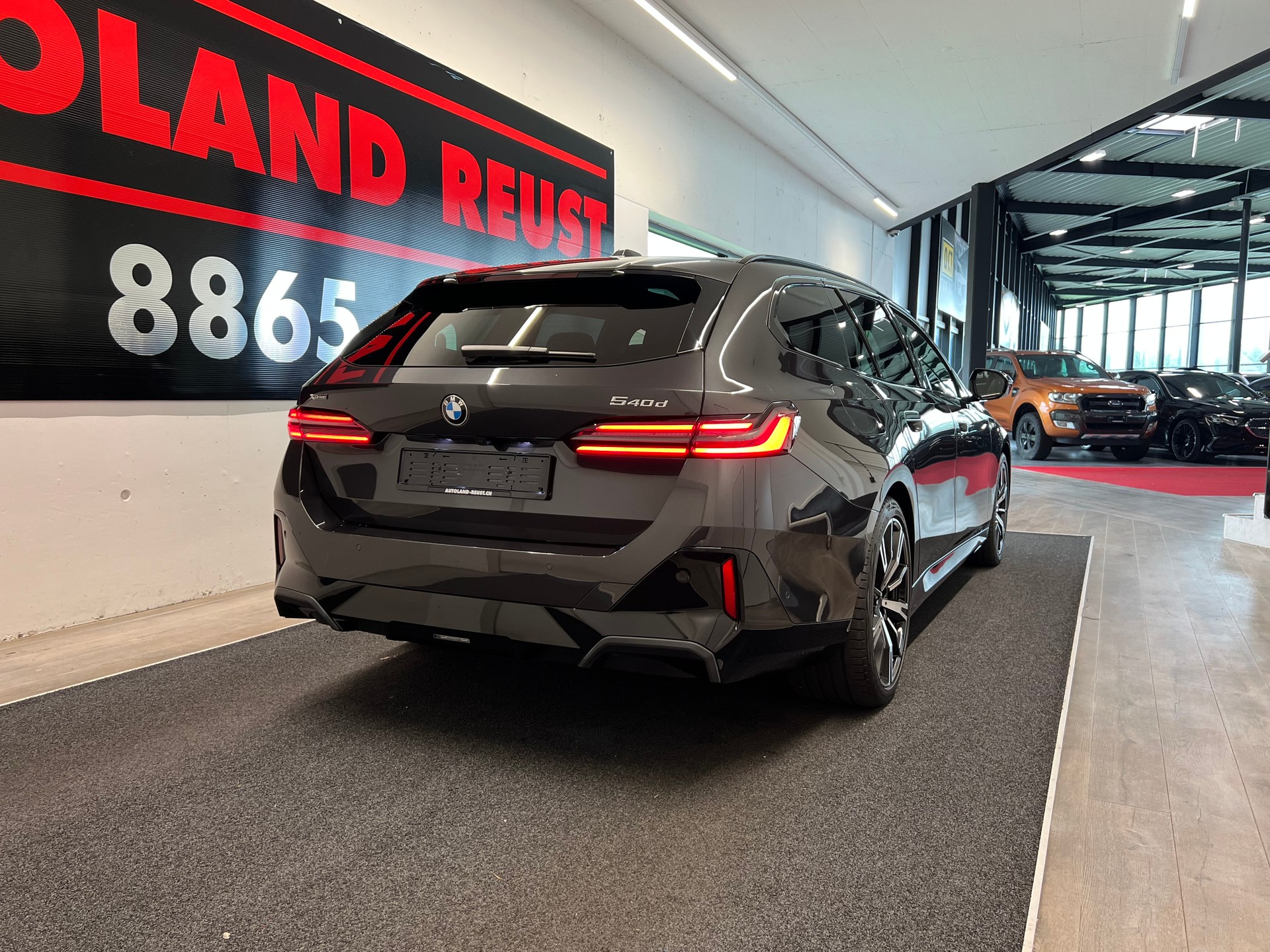 BMW 540d xDrive 48V Touring M Sport Pro Steptronic-image-6