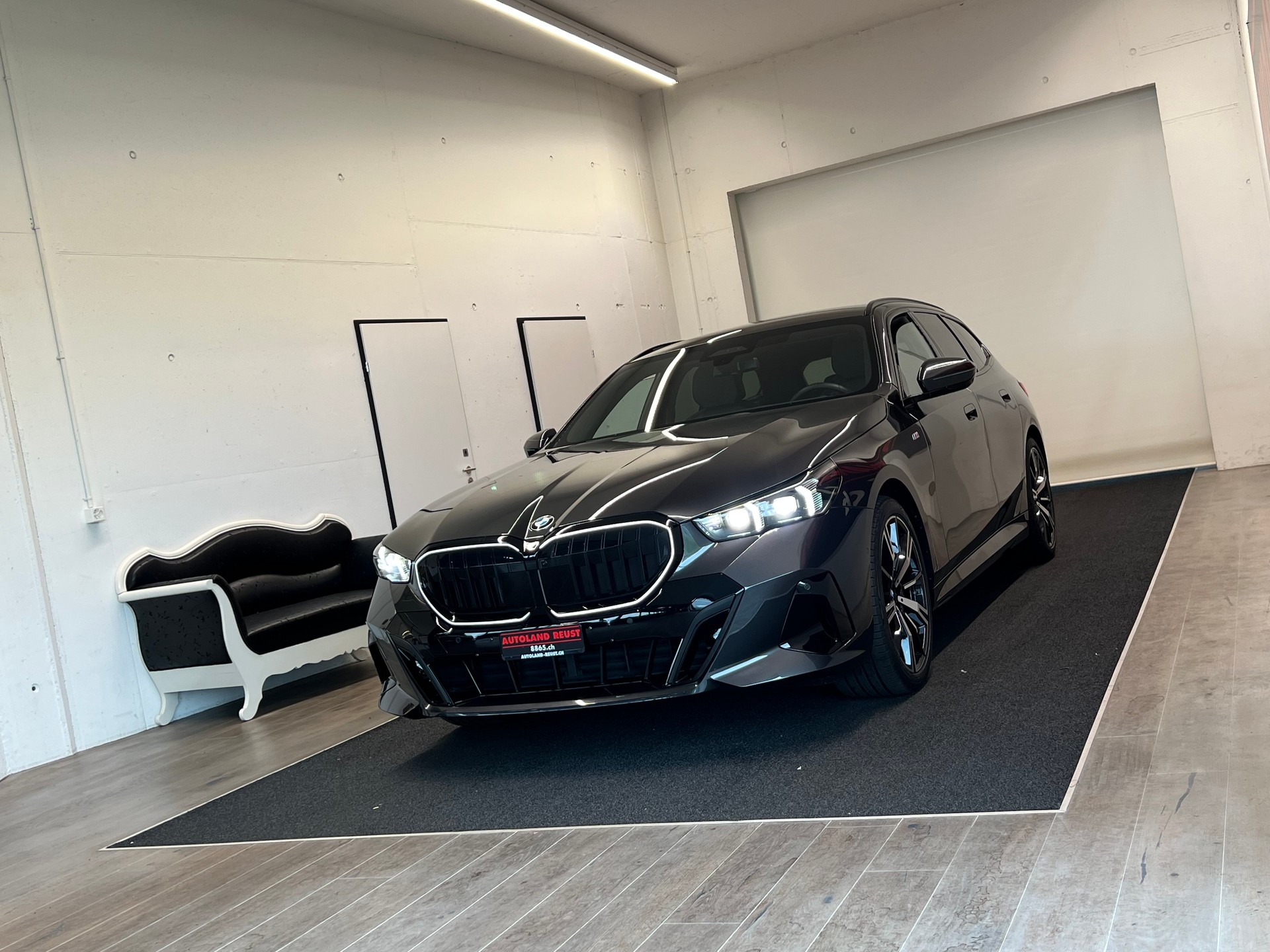 BMW 540d xDrive 48V Touring M Sport Pro Steptronic-image-2