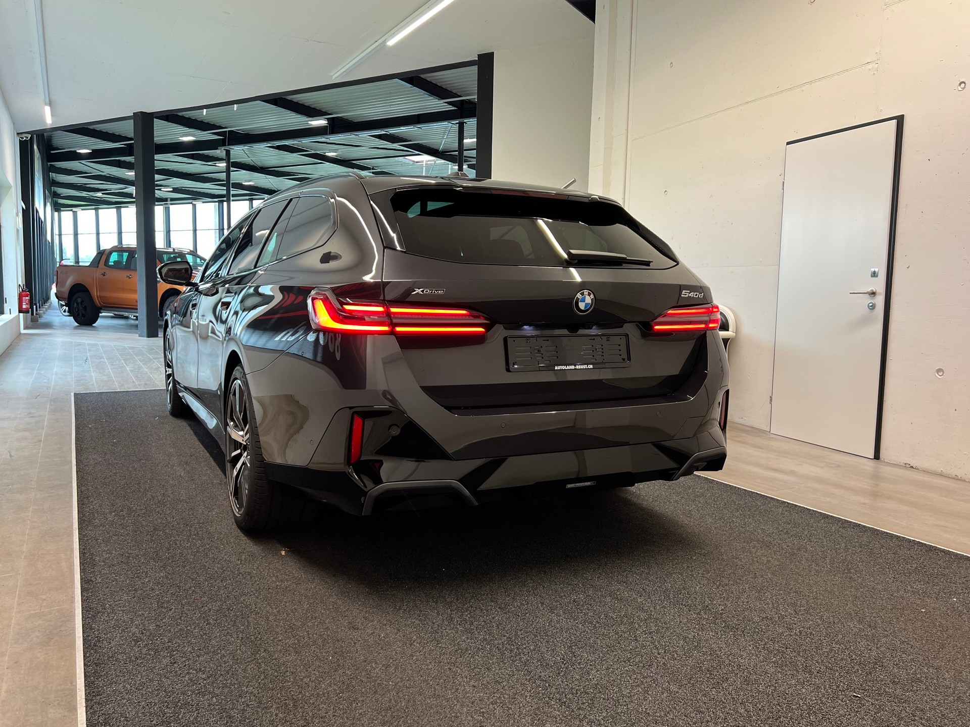 BMW 540d xDrive 48V Touring M Sport Pro Steptronic-image-7