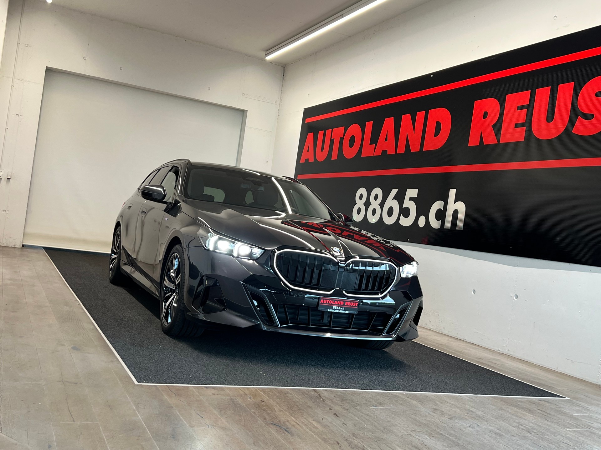 BMW 540d xDrive 48V Touring M Sport Pro Steptronic-image-0