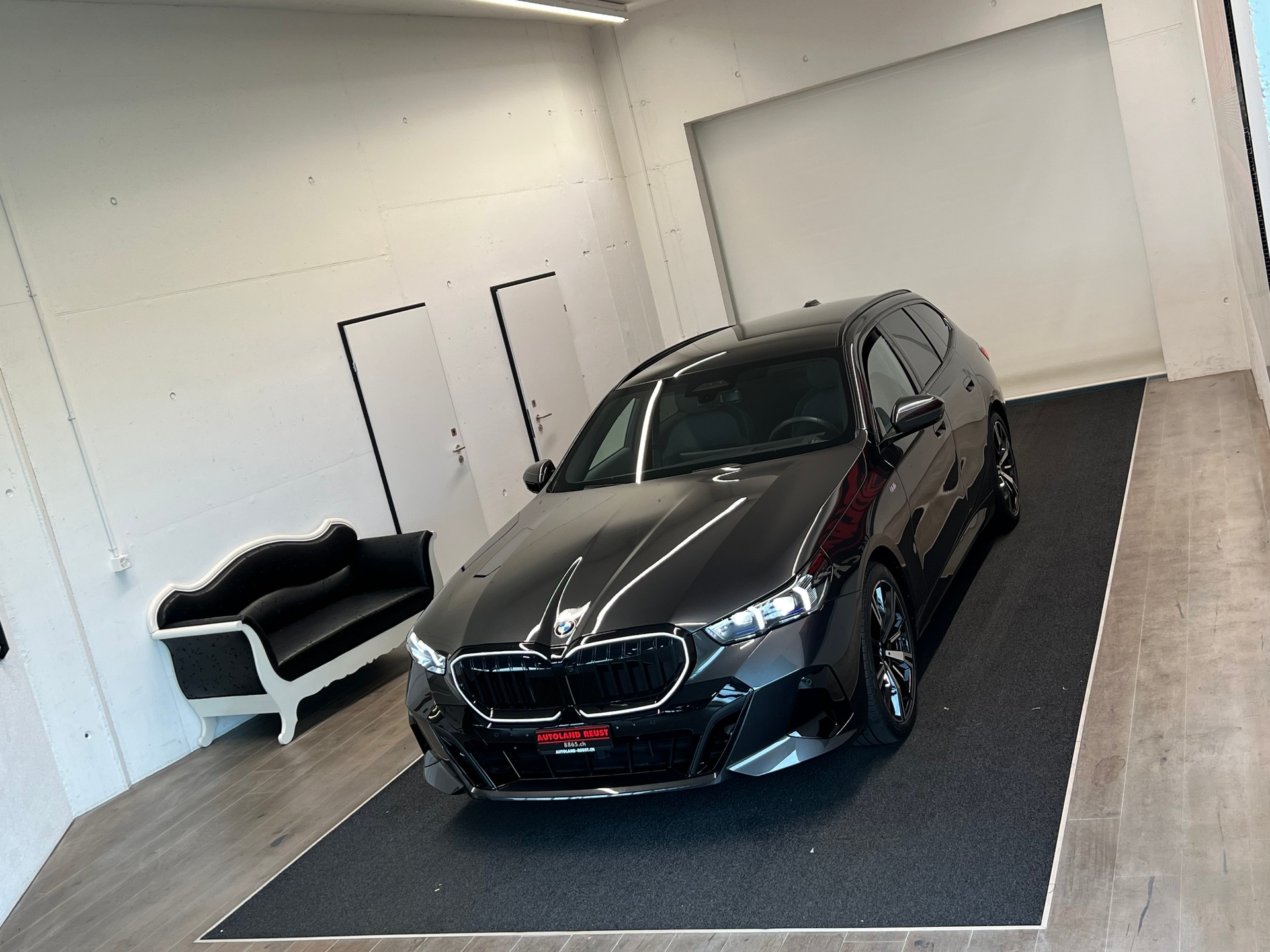 BMW 540d xDrive 48V Touring M Sport Pro Steptronic-image-3