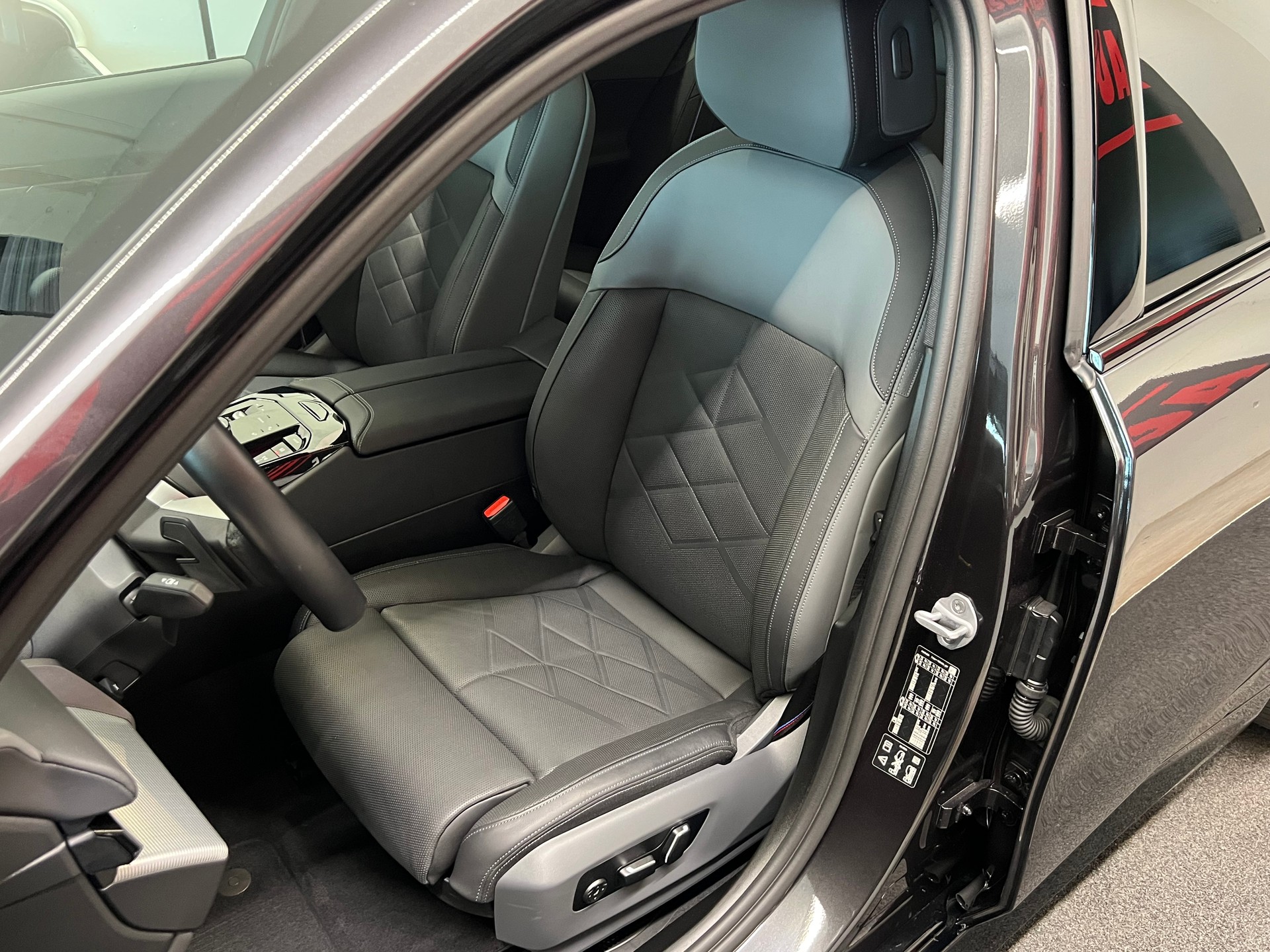 BMW 540d xDrive 48V Touring M Sport Pro Steptronic-image-15