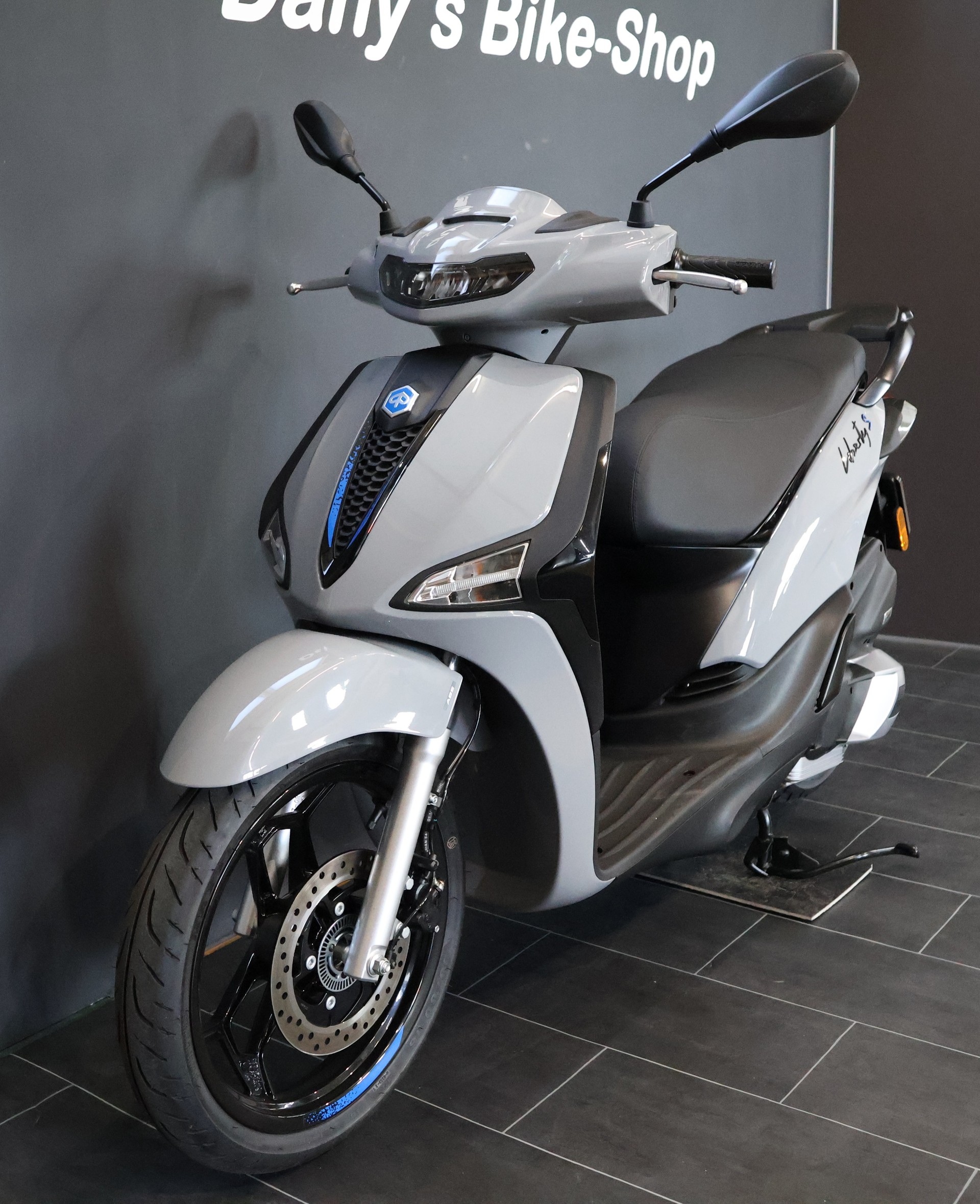PIAGGIO Liberty 125 Sport E5+ (4 Jahre Garantie)-showroom-element-1