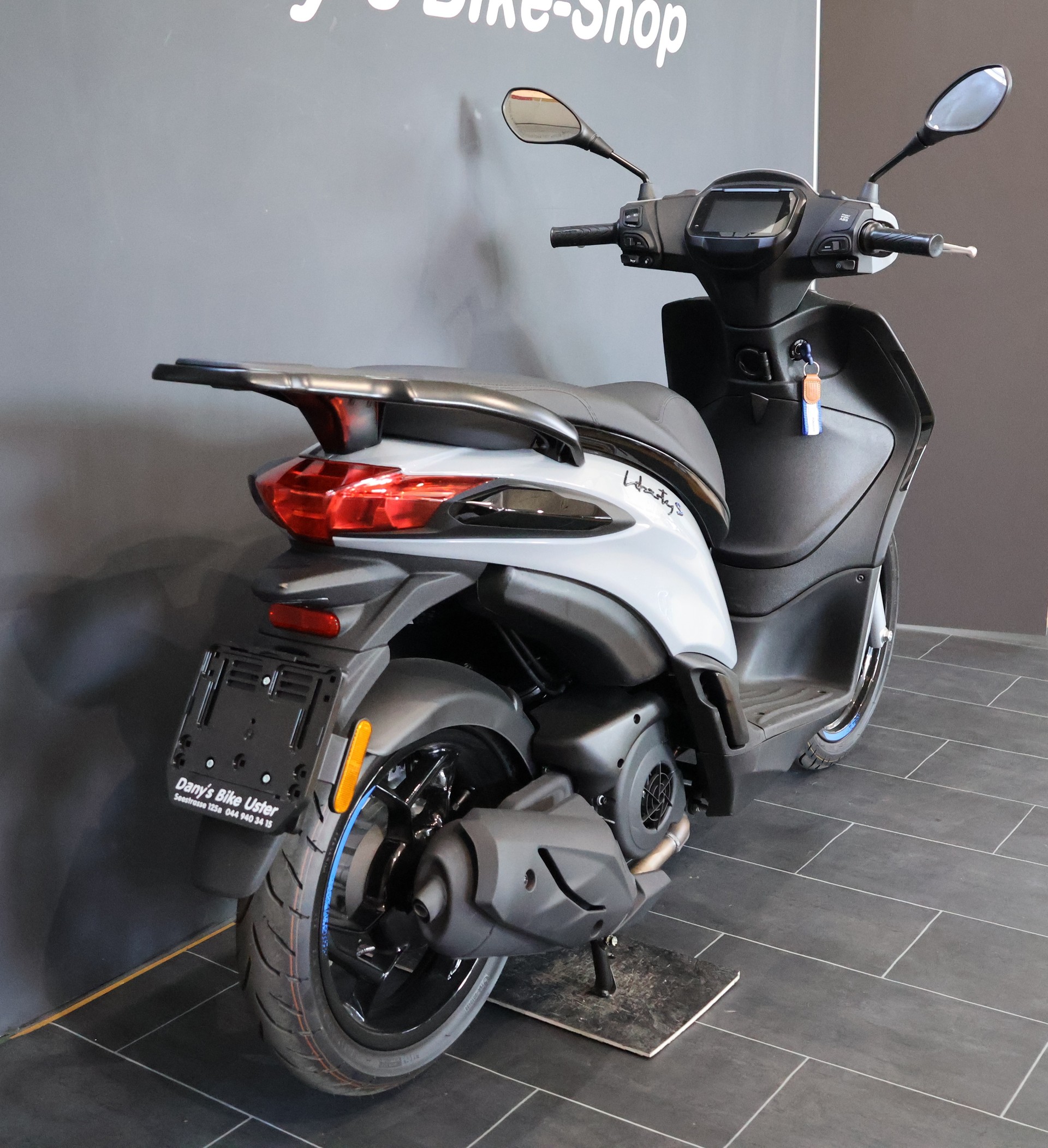 PIAGGIO Liberty 125 Sport E5+ (4 Jahre Garantie)-showroom-element-3