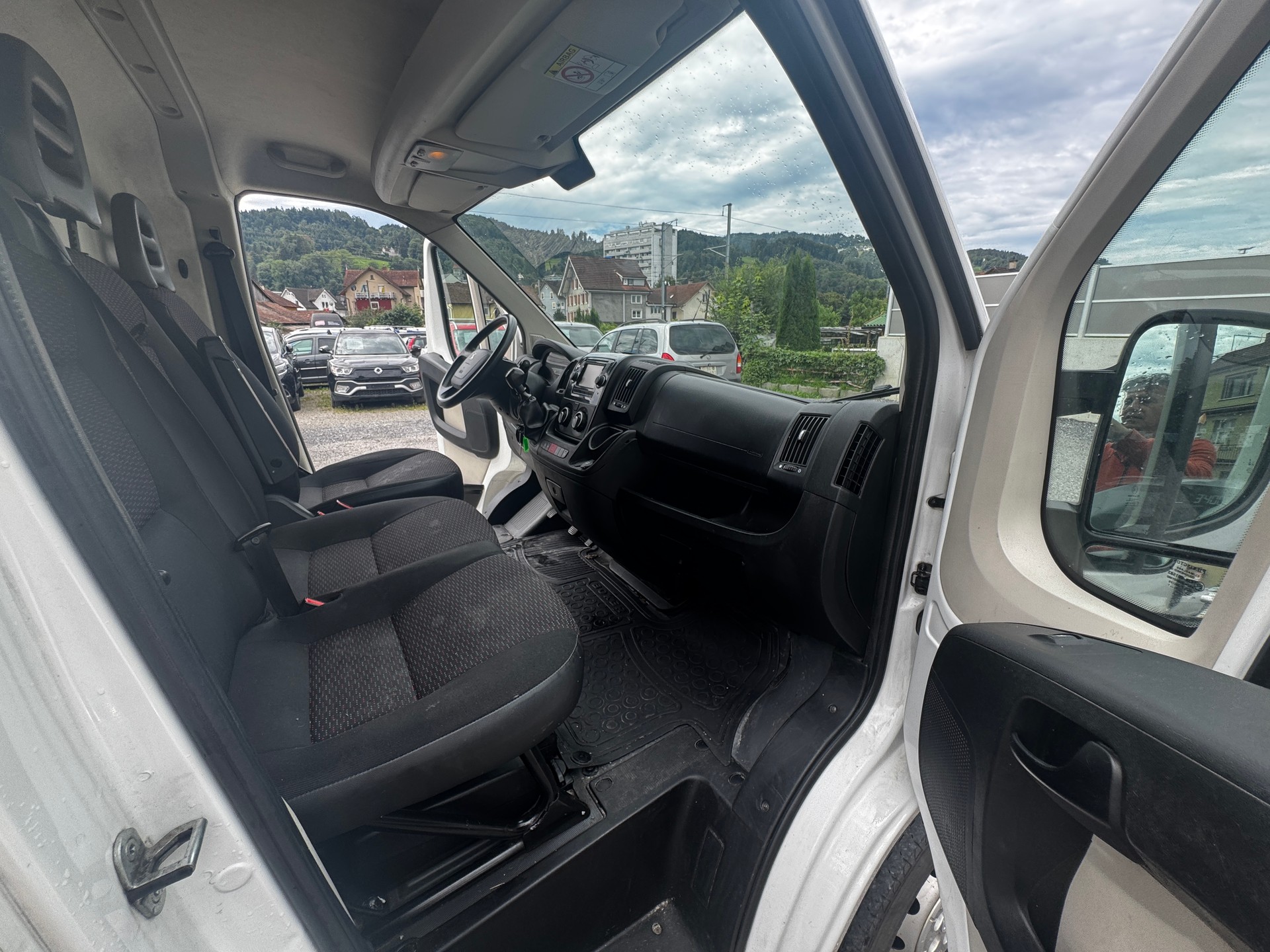 PEUGEOT Boxer 2.0 HDI 335 Active L2H2-image-7