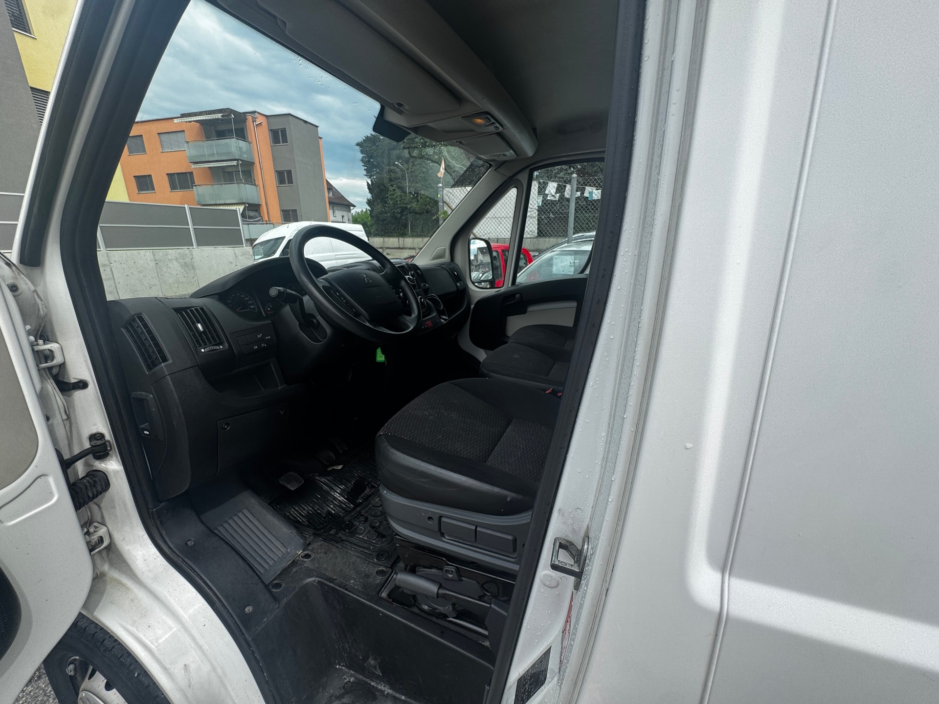 PEUGEOT Boxer 2.0 HDI 335 Active L2H2-image-5