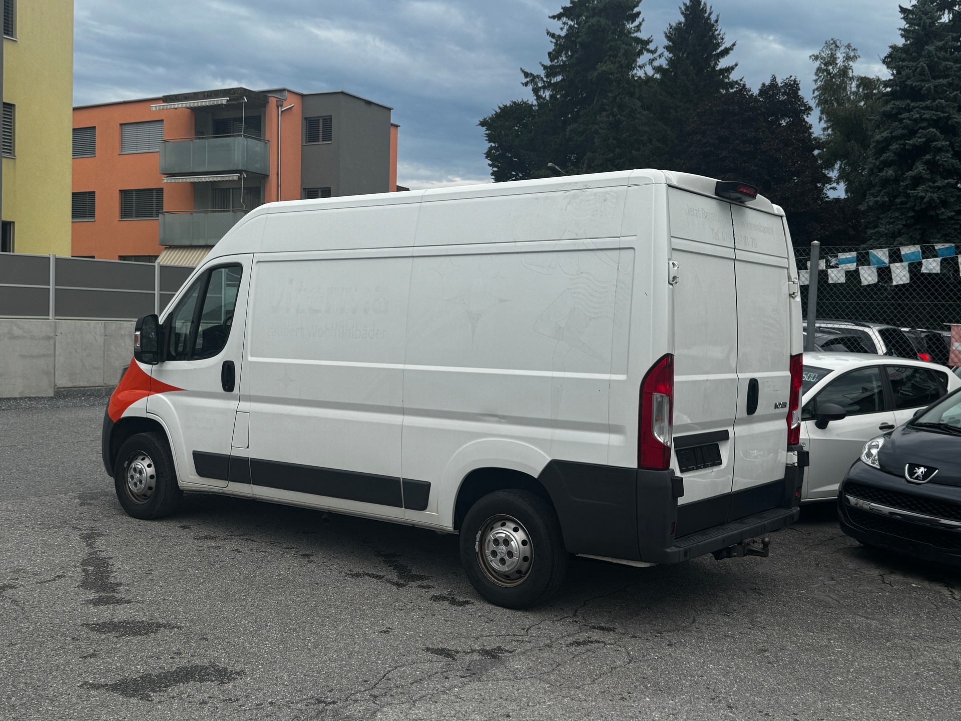 PEUGEOT Boxer 2.0 HDI 335 Active L2H2-image-12