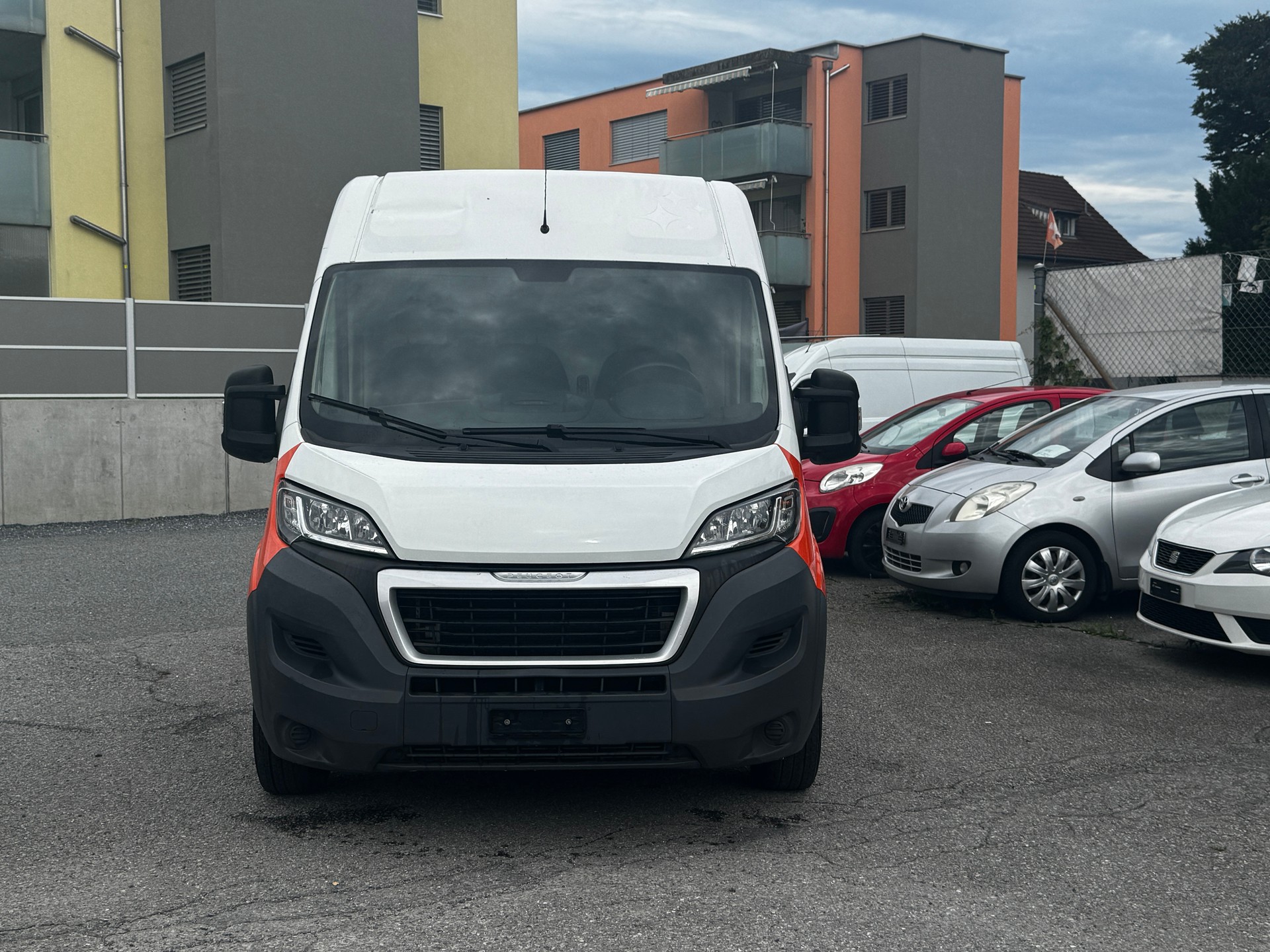 PEUGEOT Boxer 2.0 HDI 335 Active L2H2-image-0