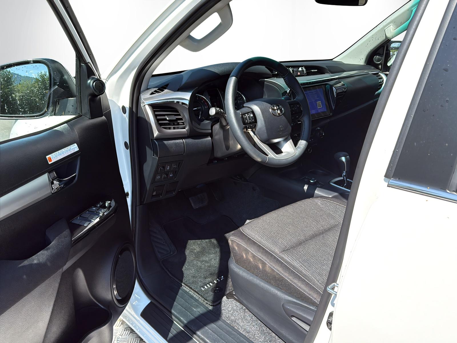 TOYOTA Hilux Double Cab.-Pick-up 2.8 D-4D 204 Style MHEV DEMO-image-16