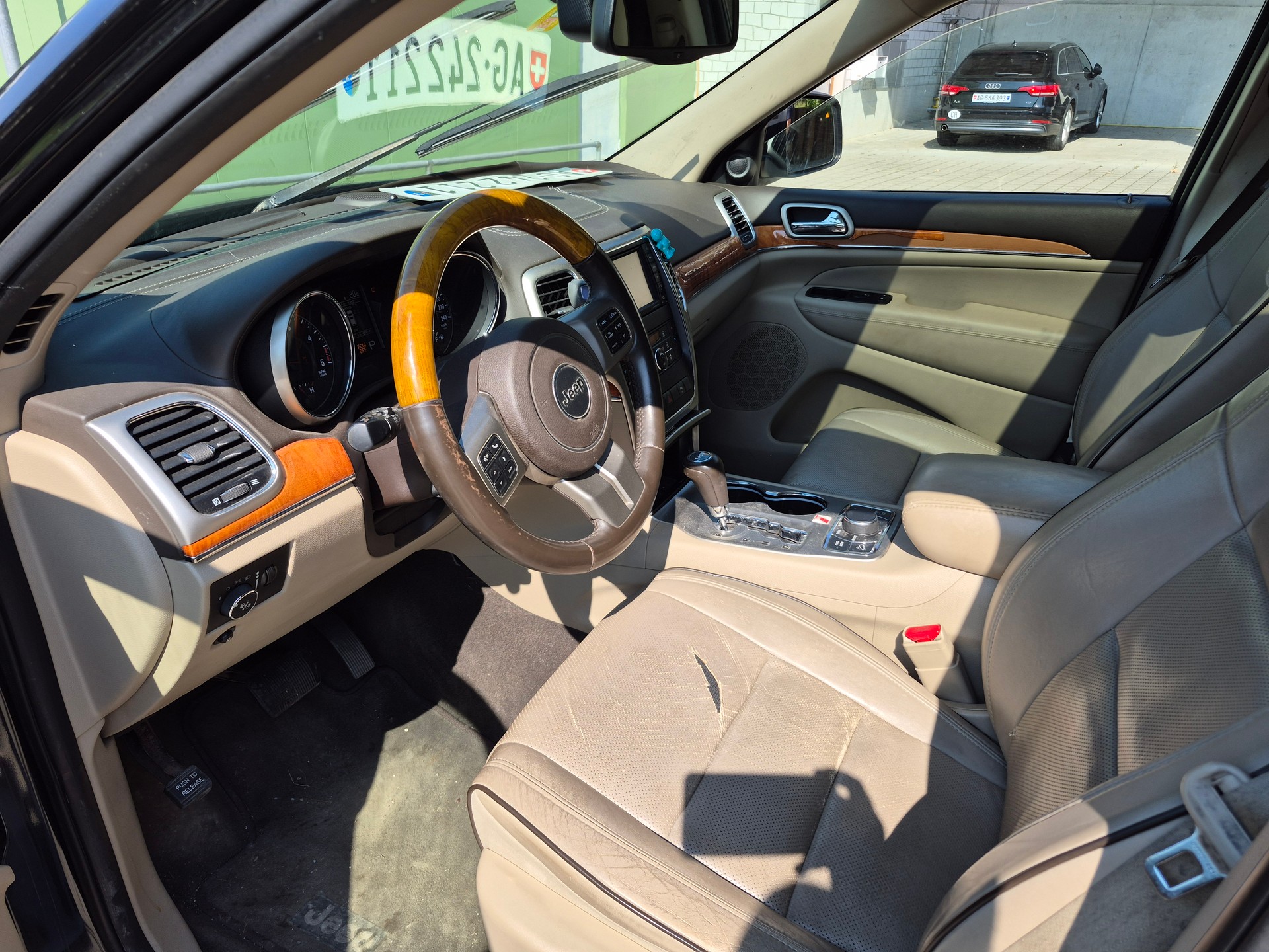 JEEP Grand Cherokee 3.0 CRD Overland Automatic-image-5